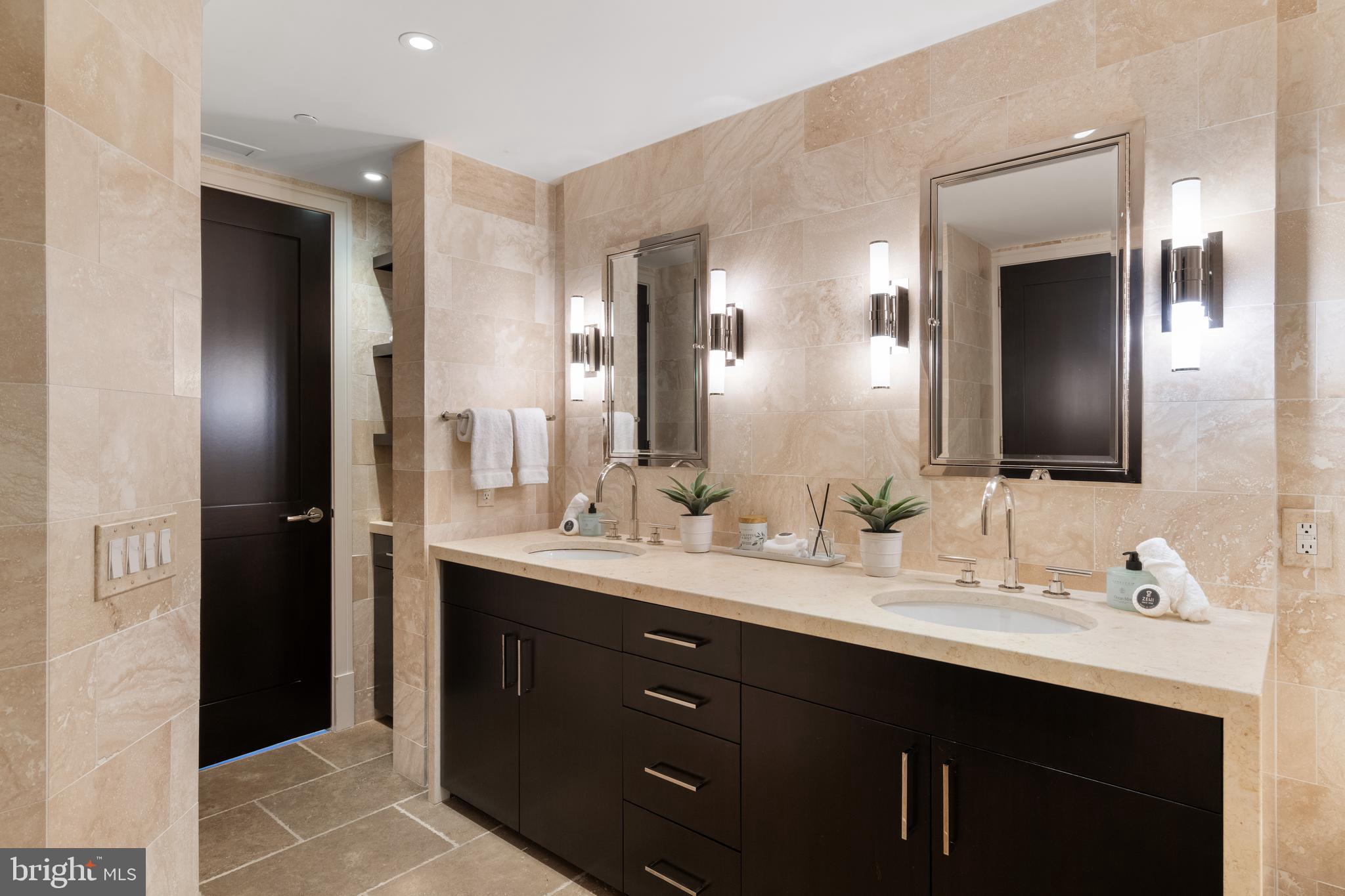 RESTON TOWN CENTER - Residential