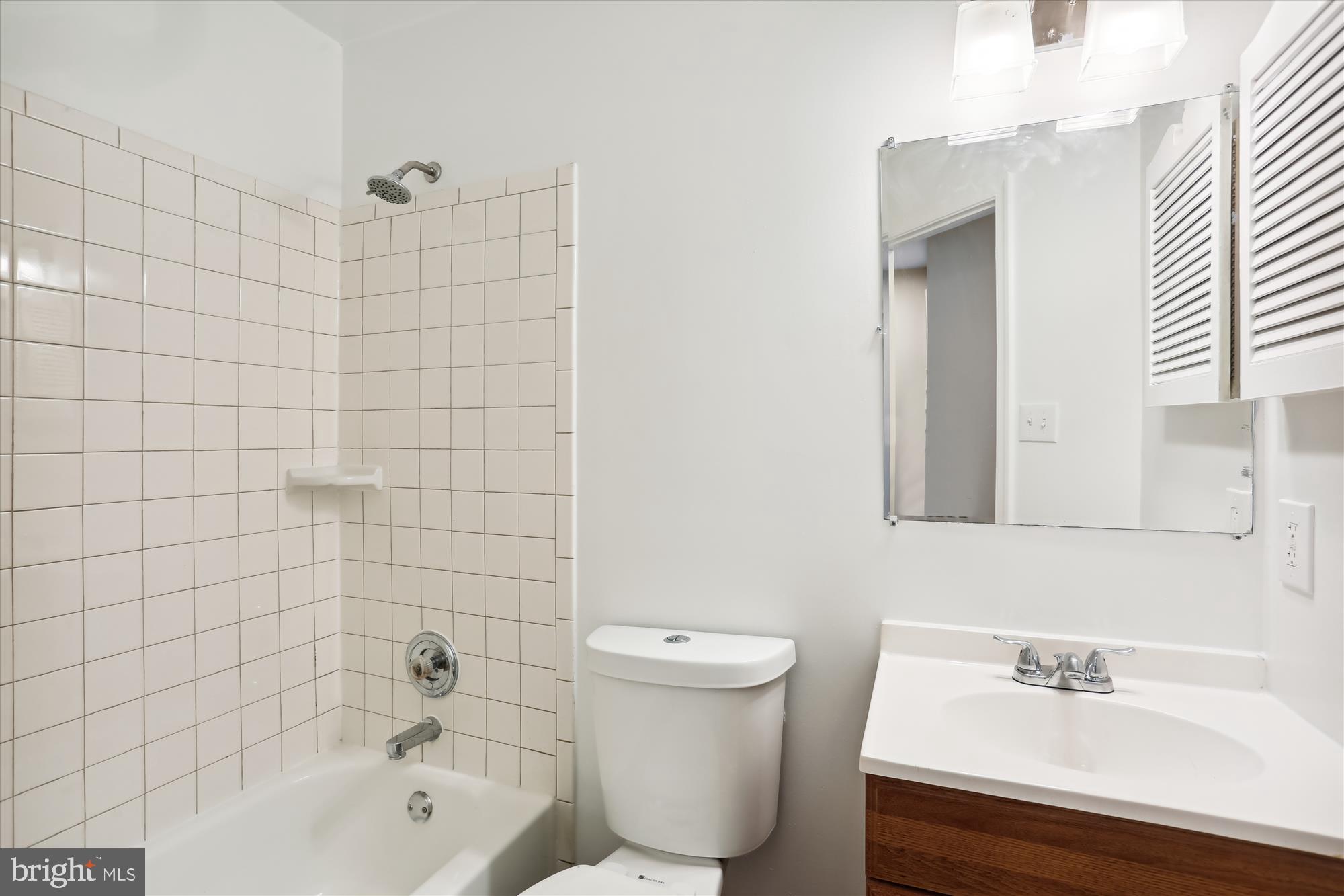 GUNNERS LAKE VILLAGE - Residential