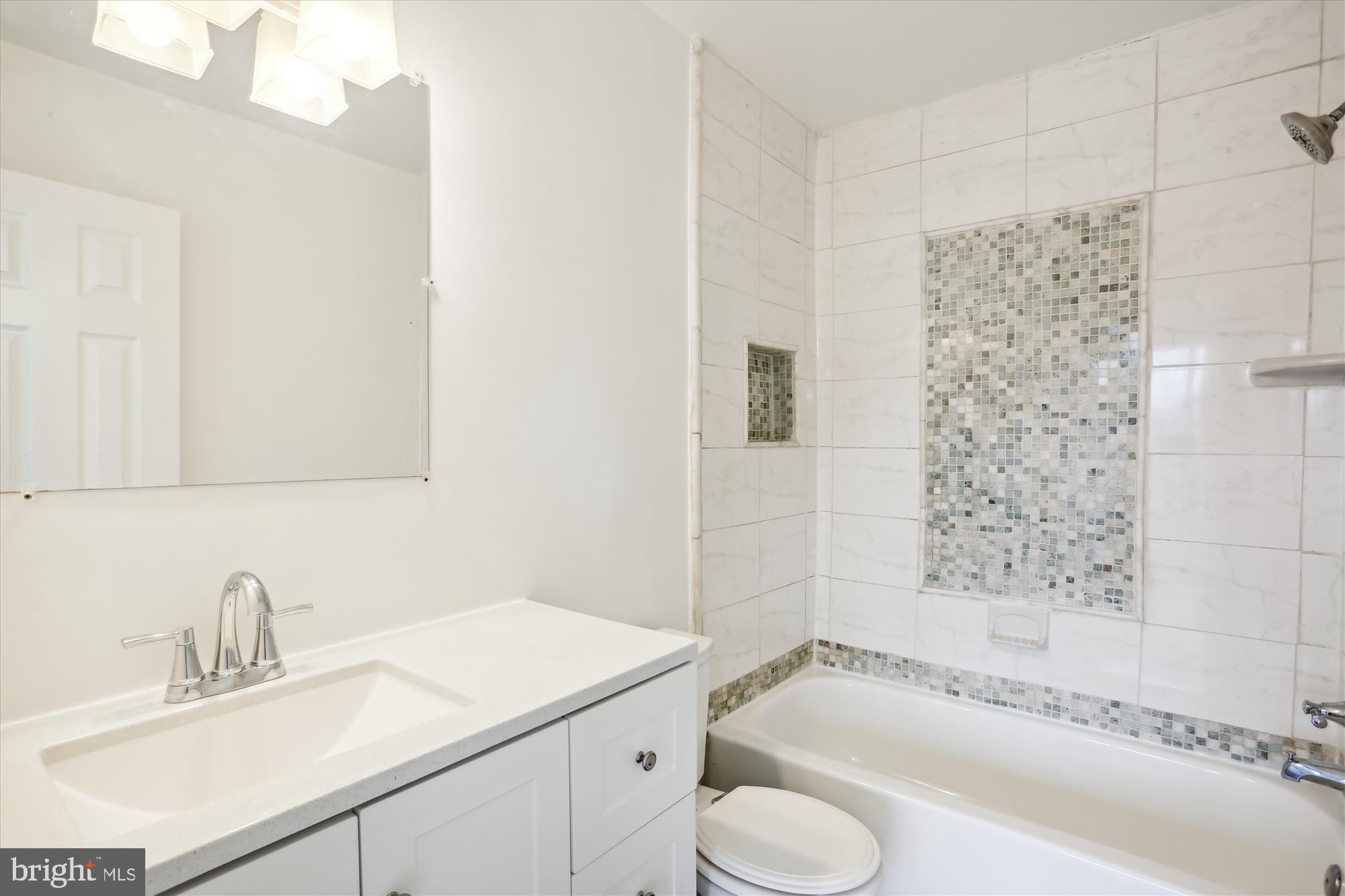 GUNNERS LAKE VILLAGE - Residential