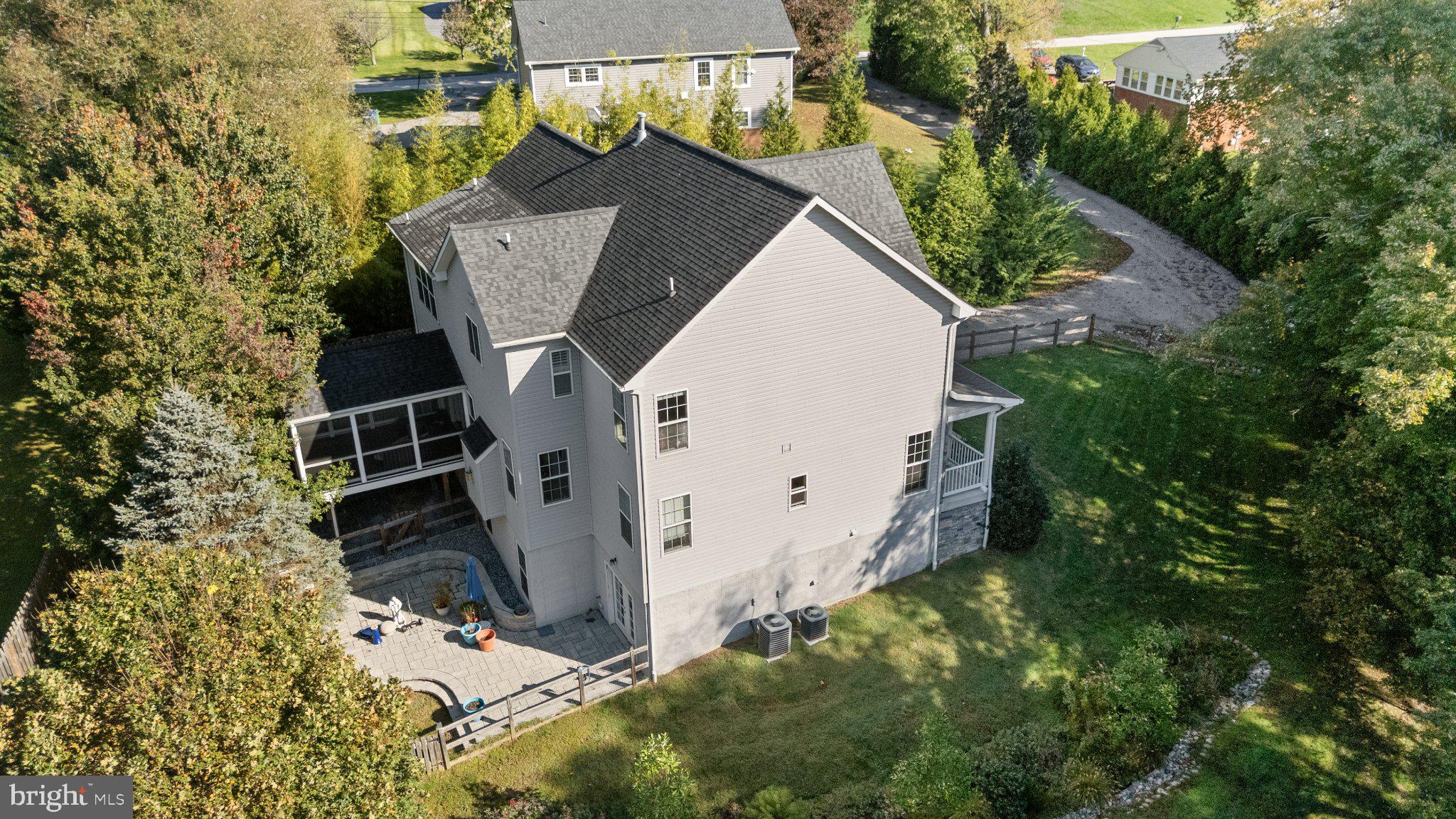 10803 HUNTING LANE