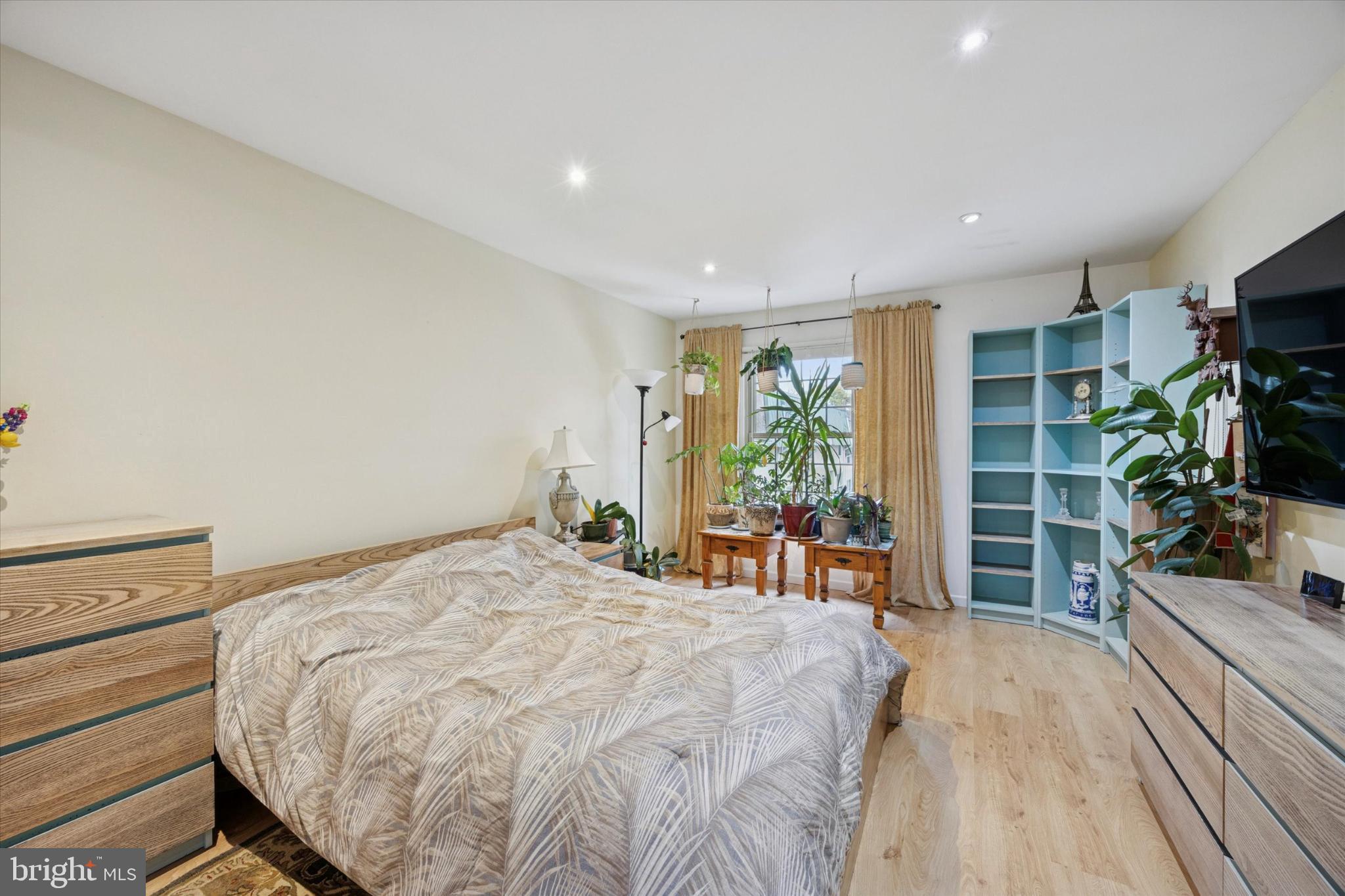 SOMERTON - Residential