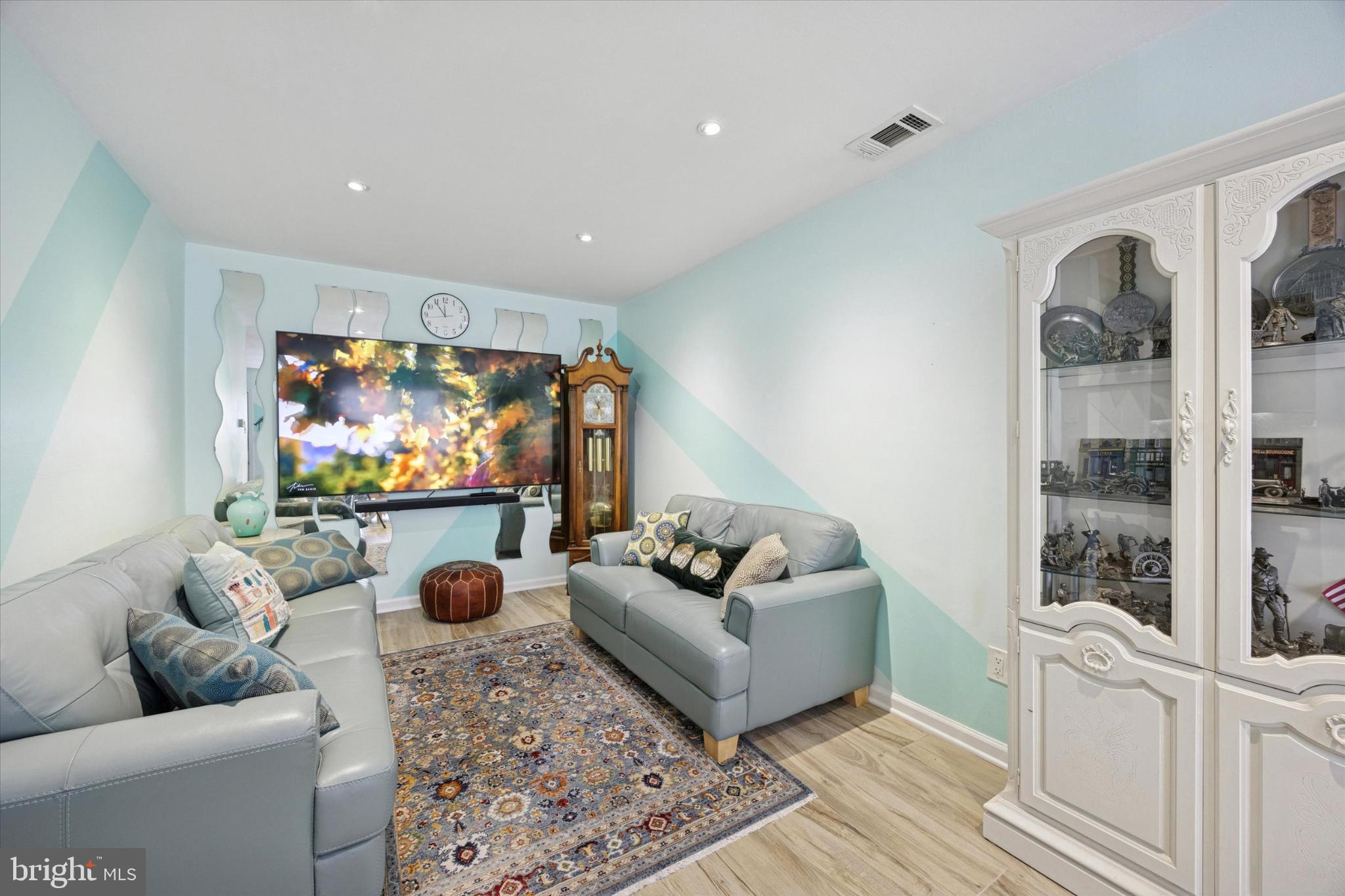 SOMERTON - Residential