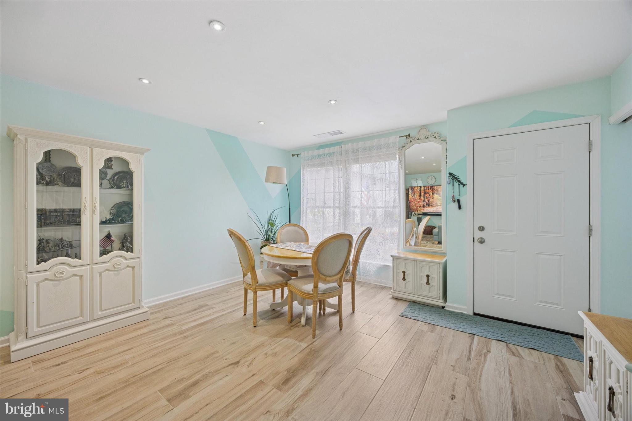 SOMERTON - Residential