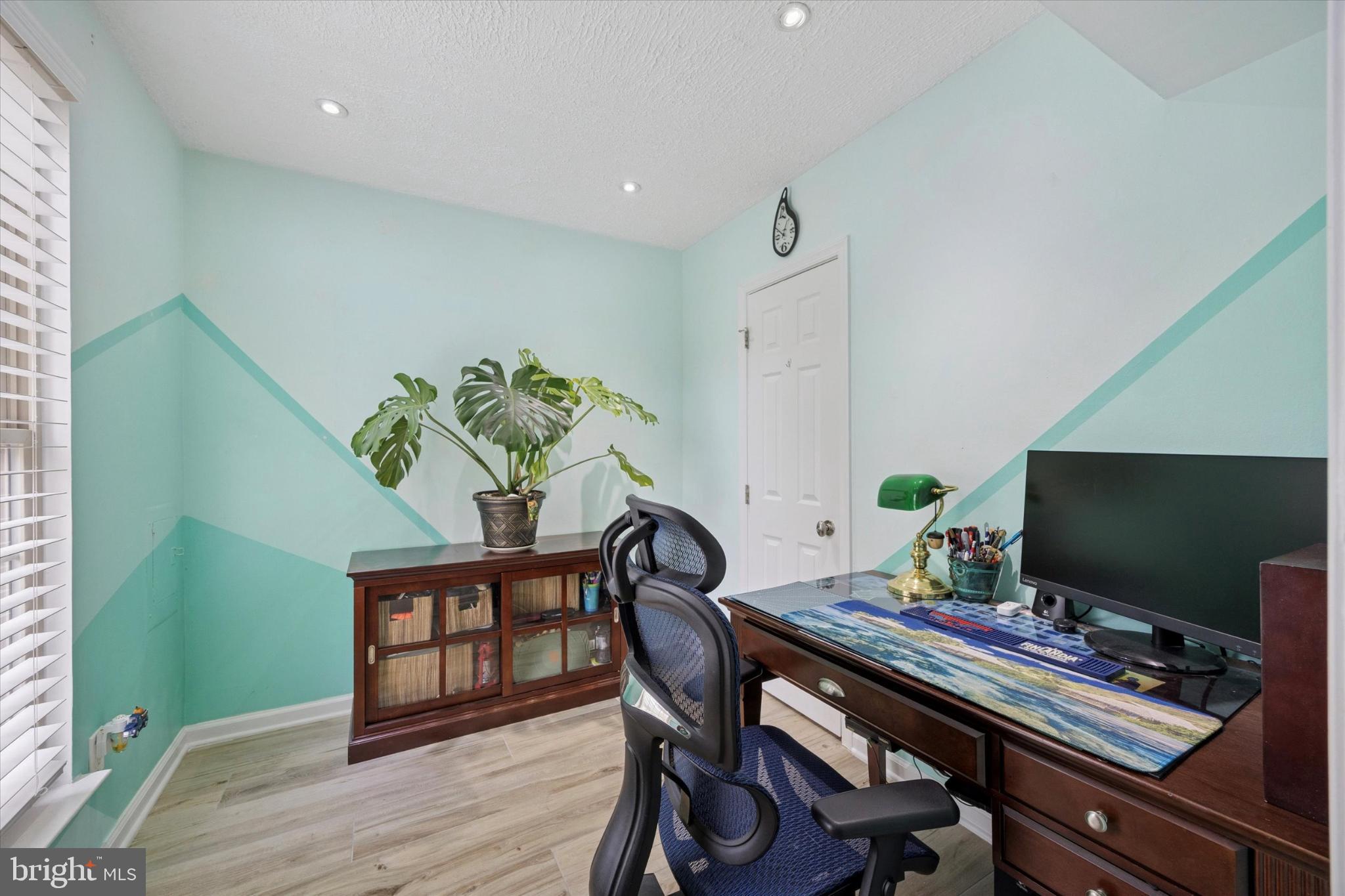 SOMERTON - Residential