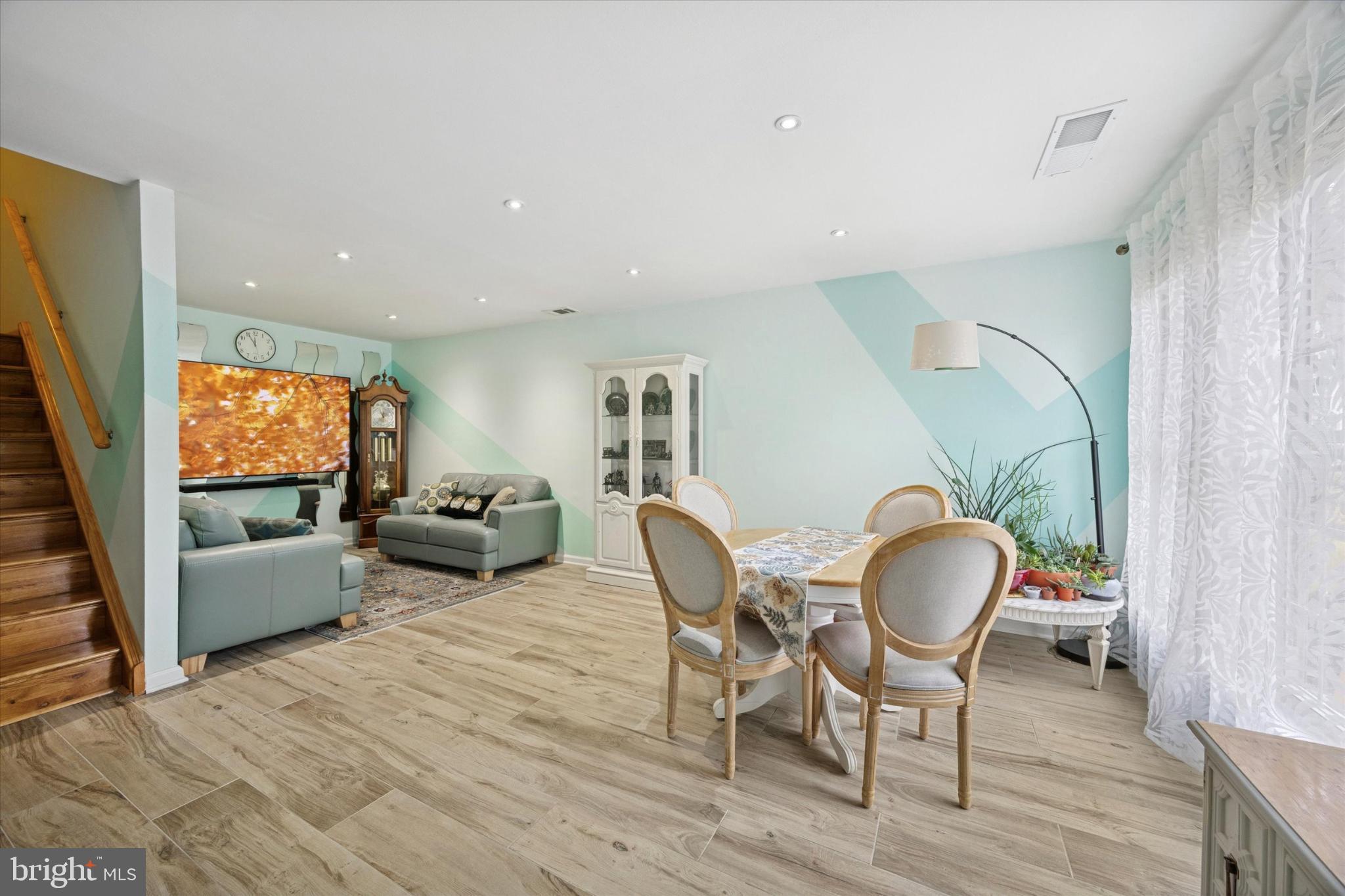 SOMERTON - Residential