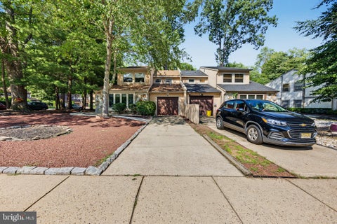 Townhouse For Sale - 23 Goshawk Court<br/> Camden County, VOORHEES, NJ 08043