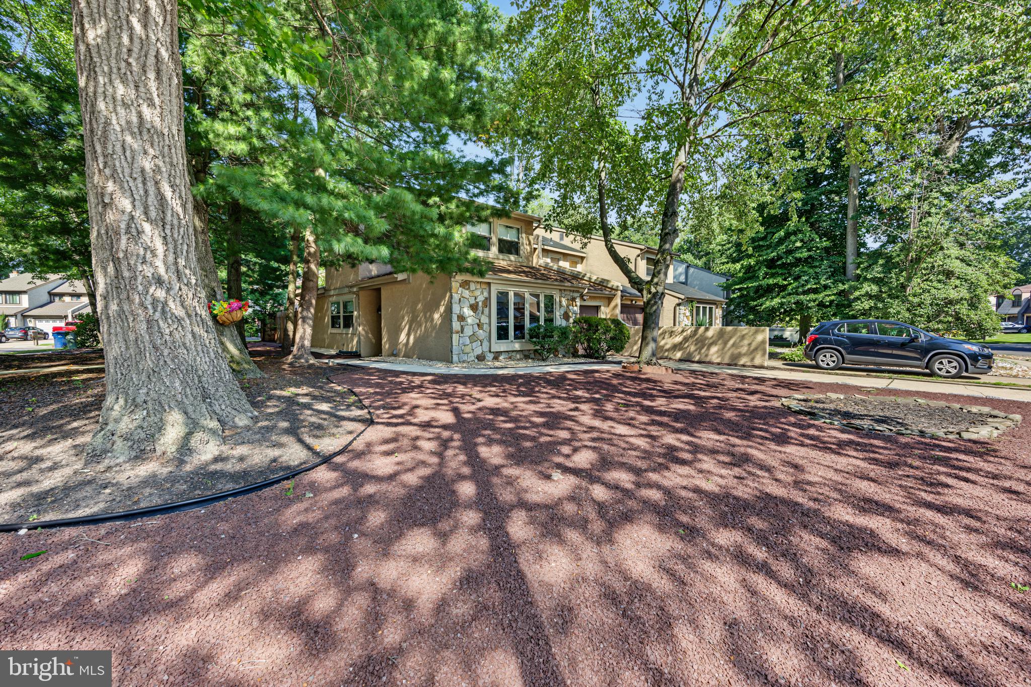 23 GOSHAWK COURT