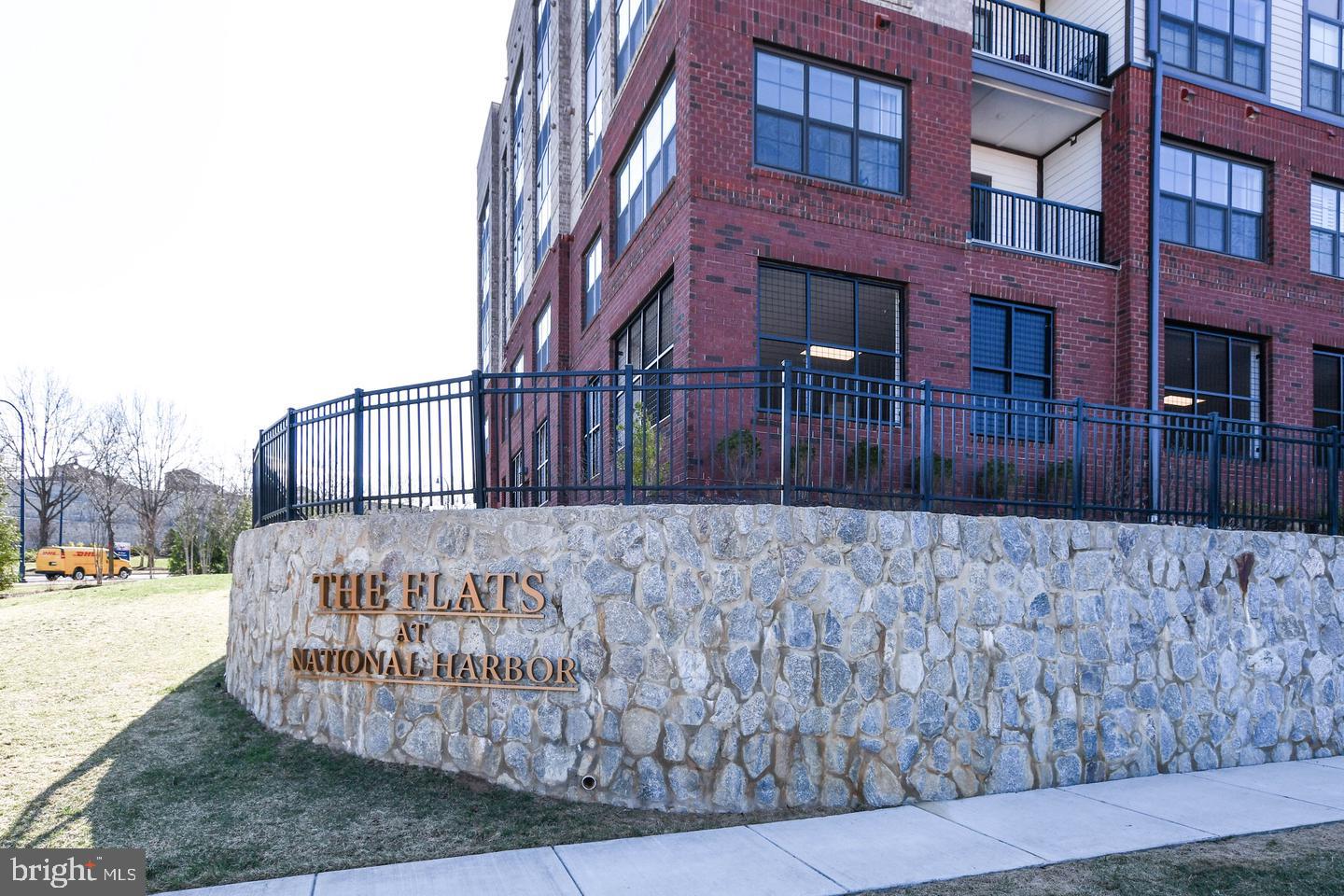 100 SAINT IVES, PLACE UNIT #301