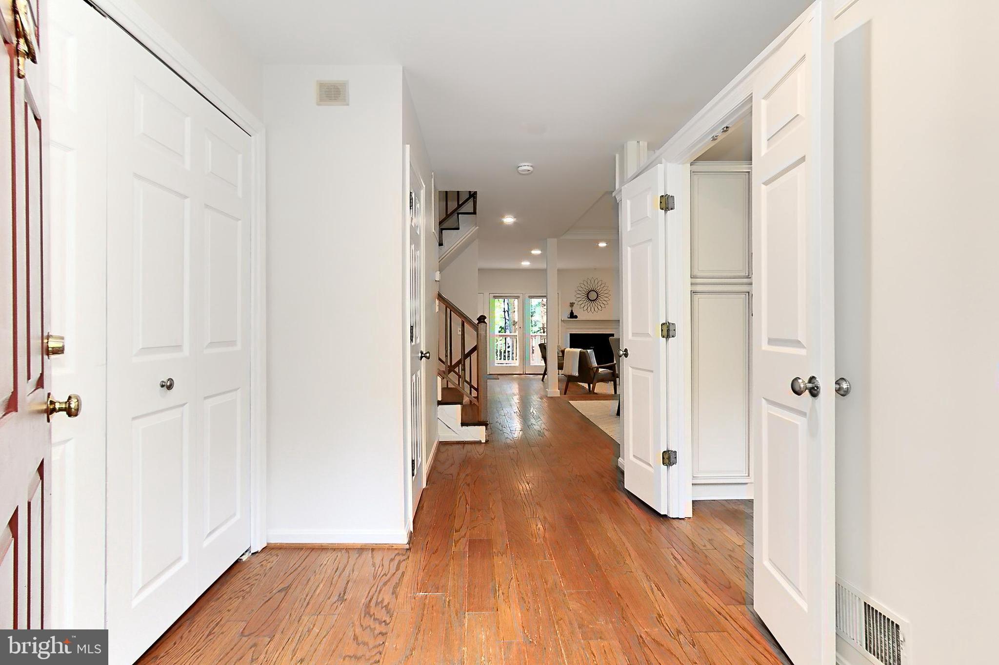 12511 N LAKE COURT