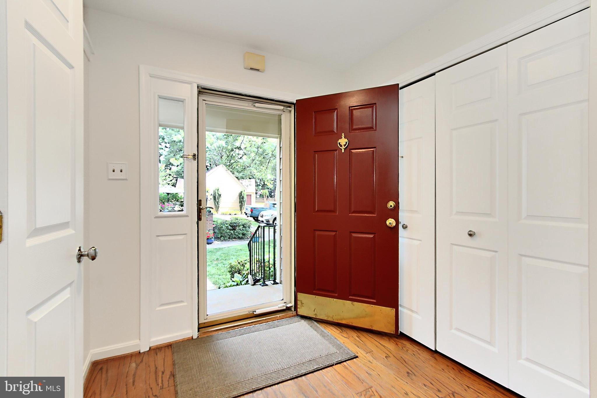 12511 N LAKE COURT