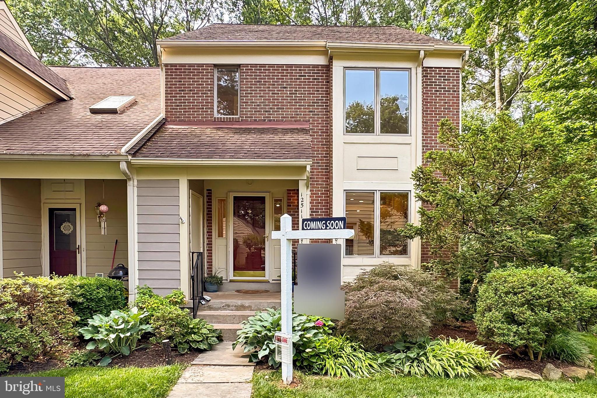 12511 N LAKE COURT