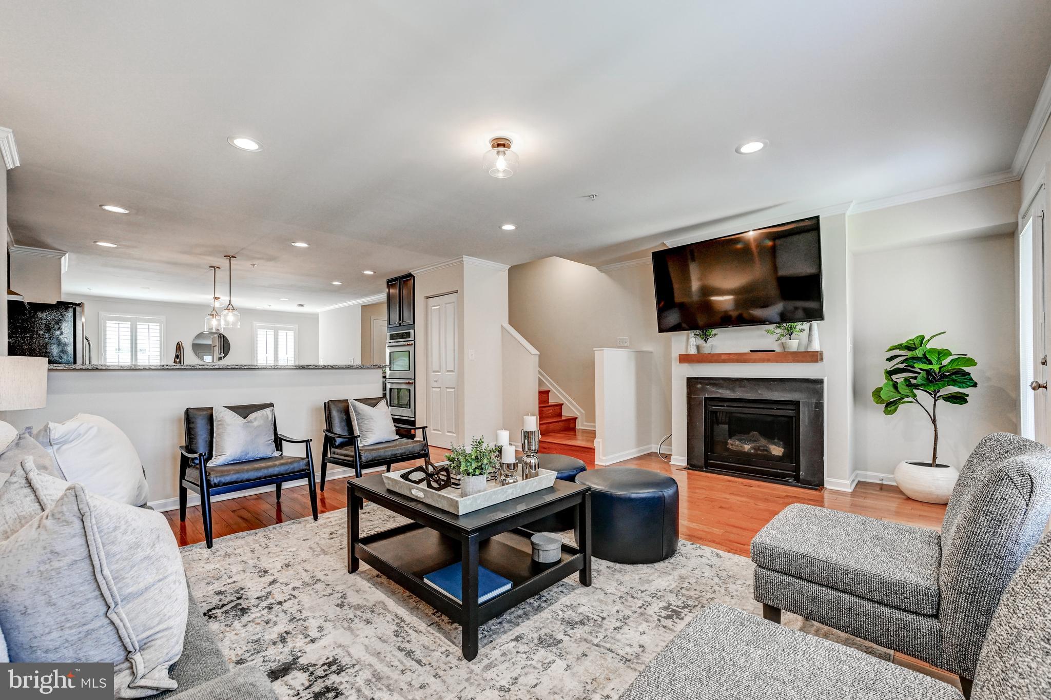 ATHENA SQUARE - Residential
