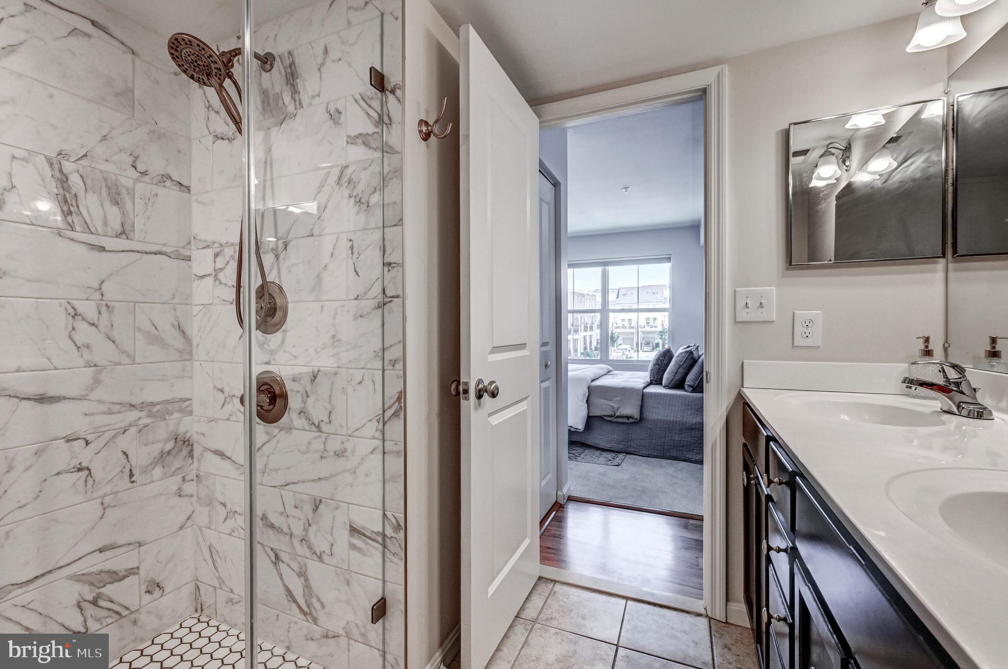 ATHENA SQUARE - Residential