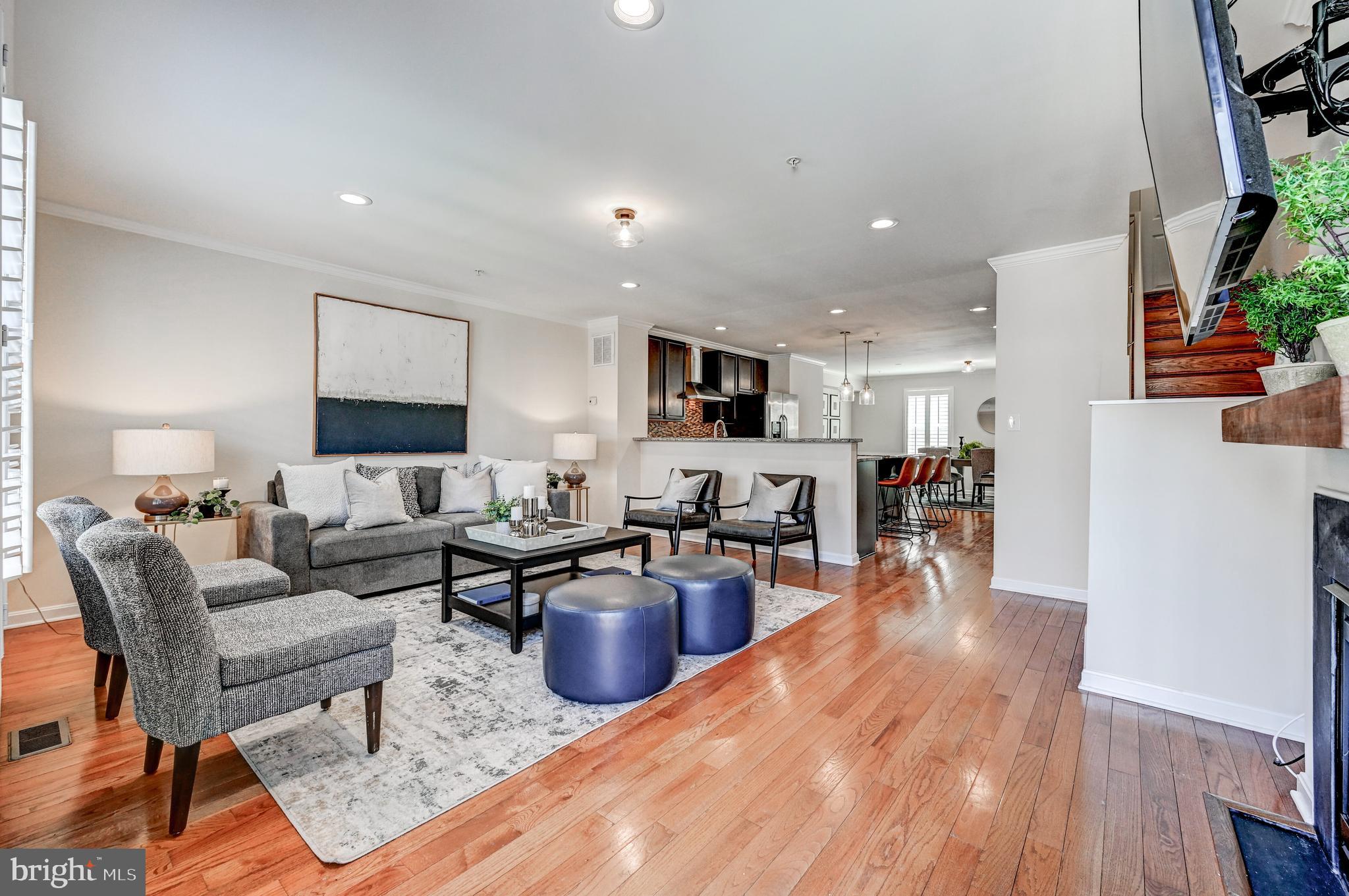 ATHENA SQUARE - Residential
