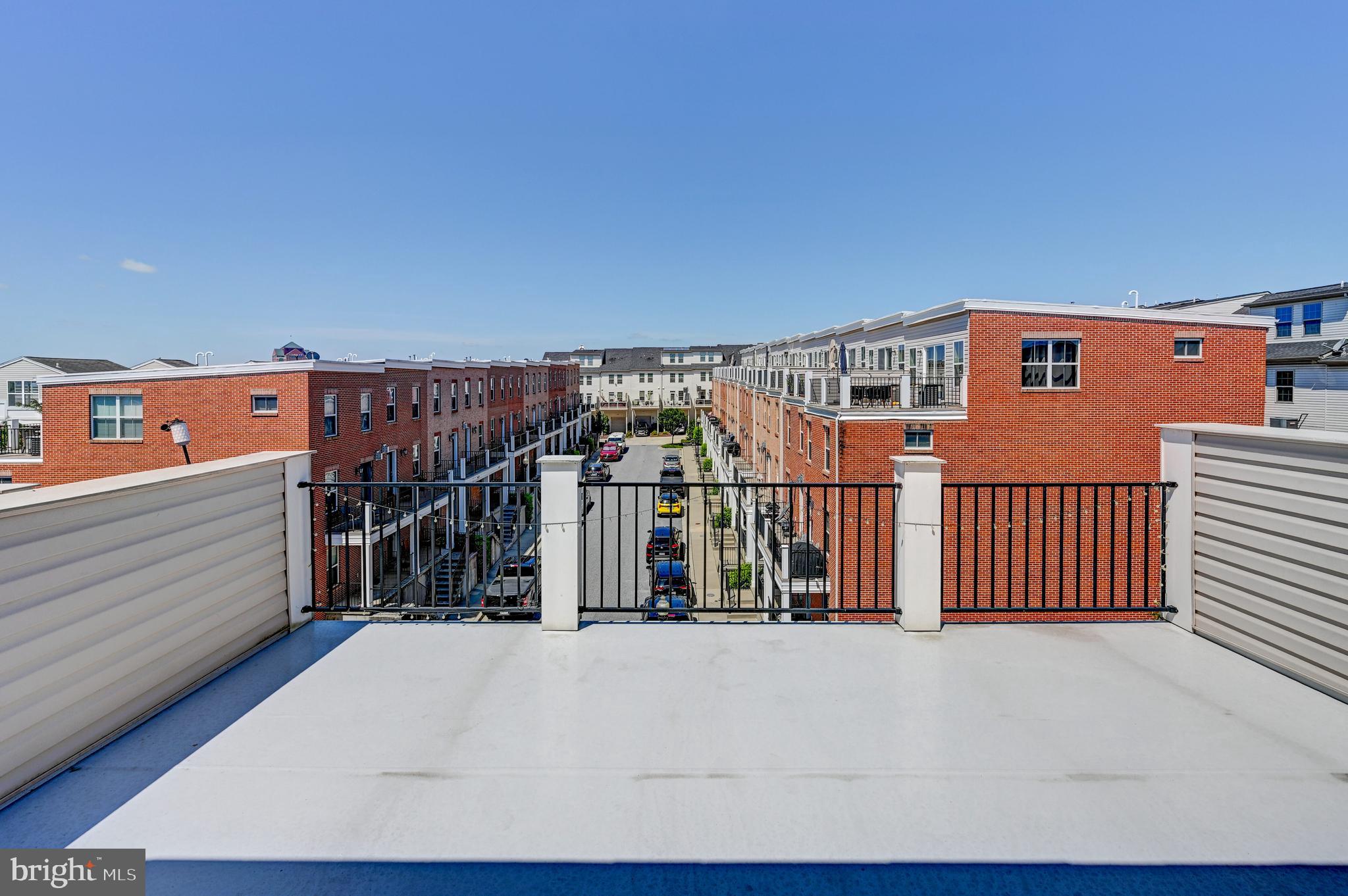 ATHENA SQUARE - Residential