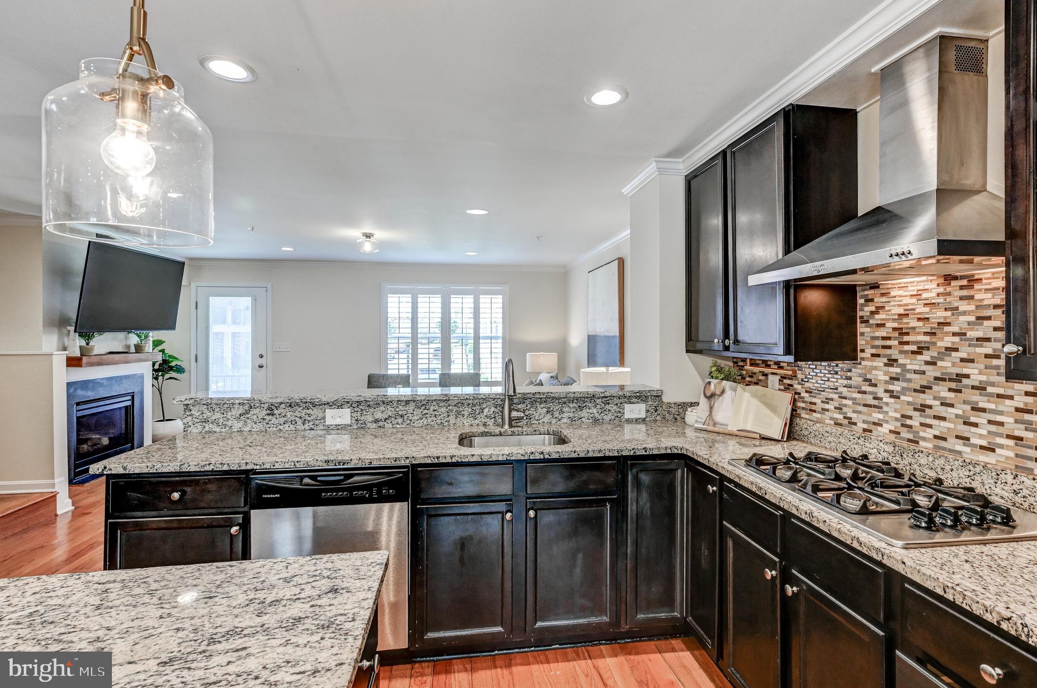 ATHENA SQUARE - Residential