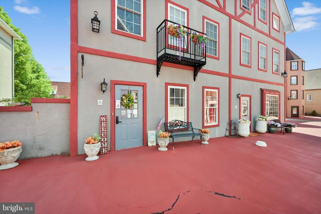 Photo of 5 N Village Circle, REINHOLDS, PA 17569 (MLS # PALA2088424)