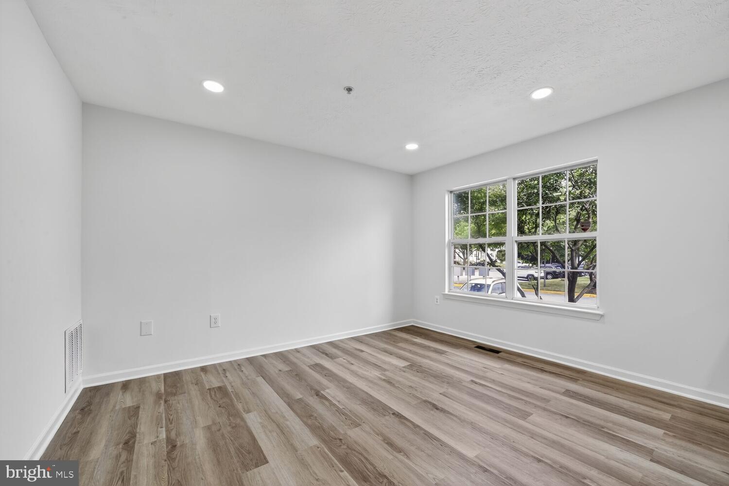 2241 SETON WAY