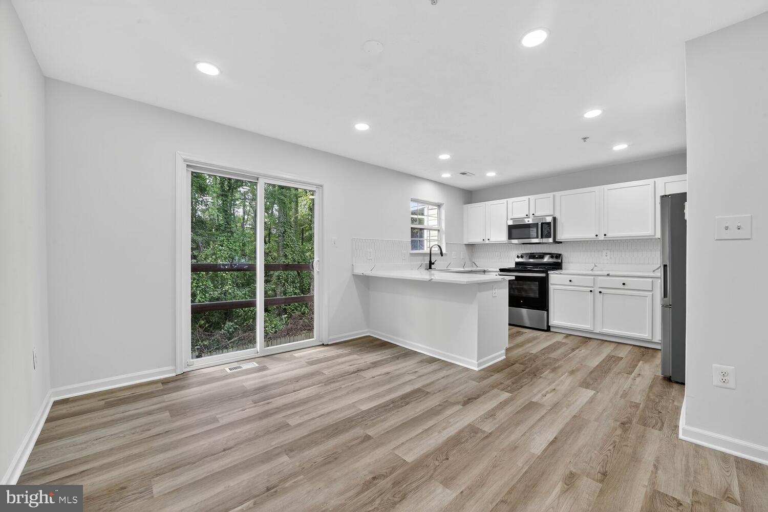 2241 SETON WAY