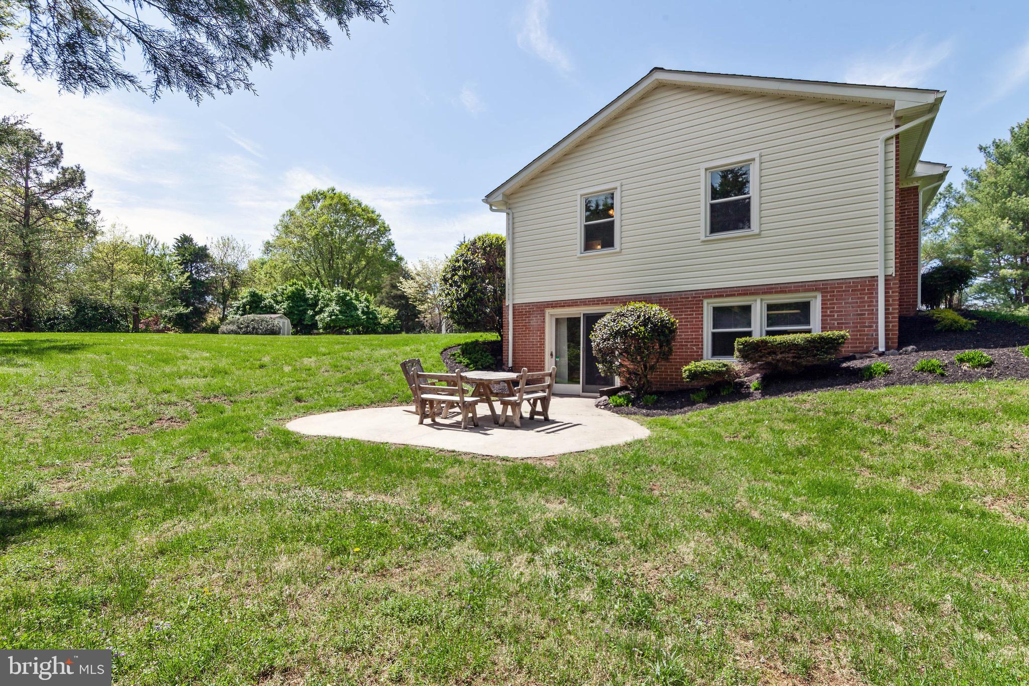 LAWNVALE ESTATES - Residential