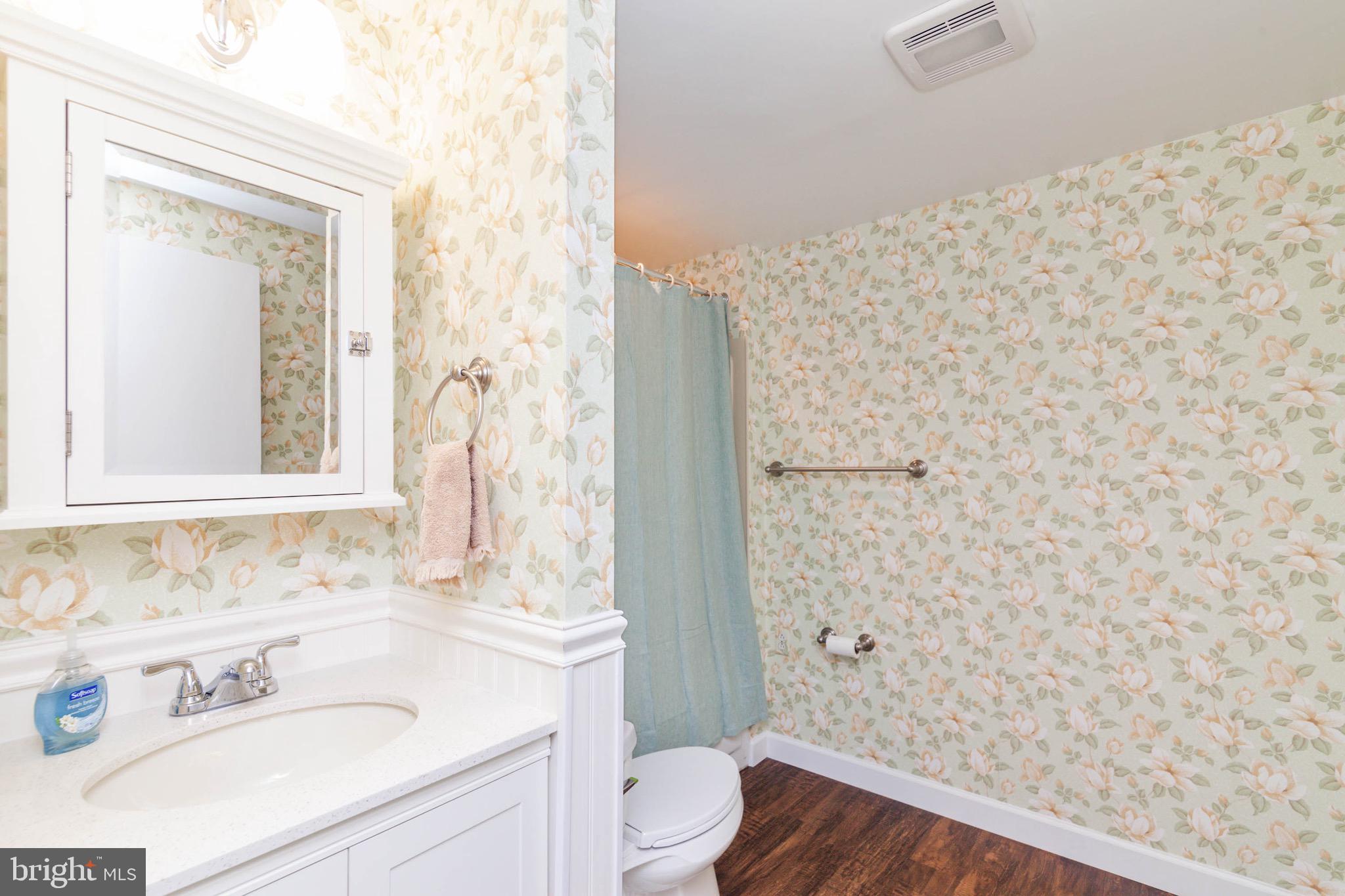 LAWNVALE ESTATES - Residential