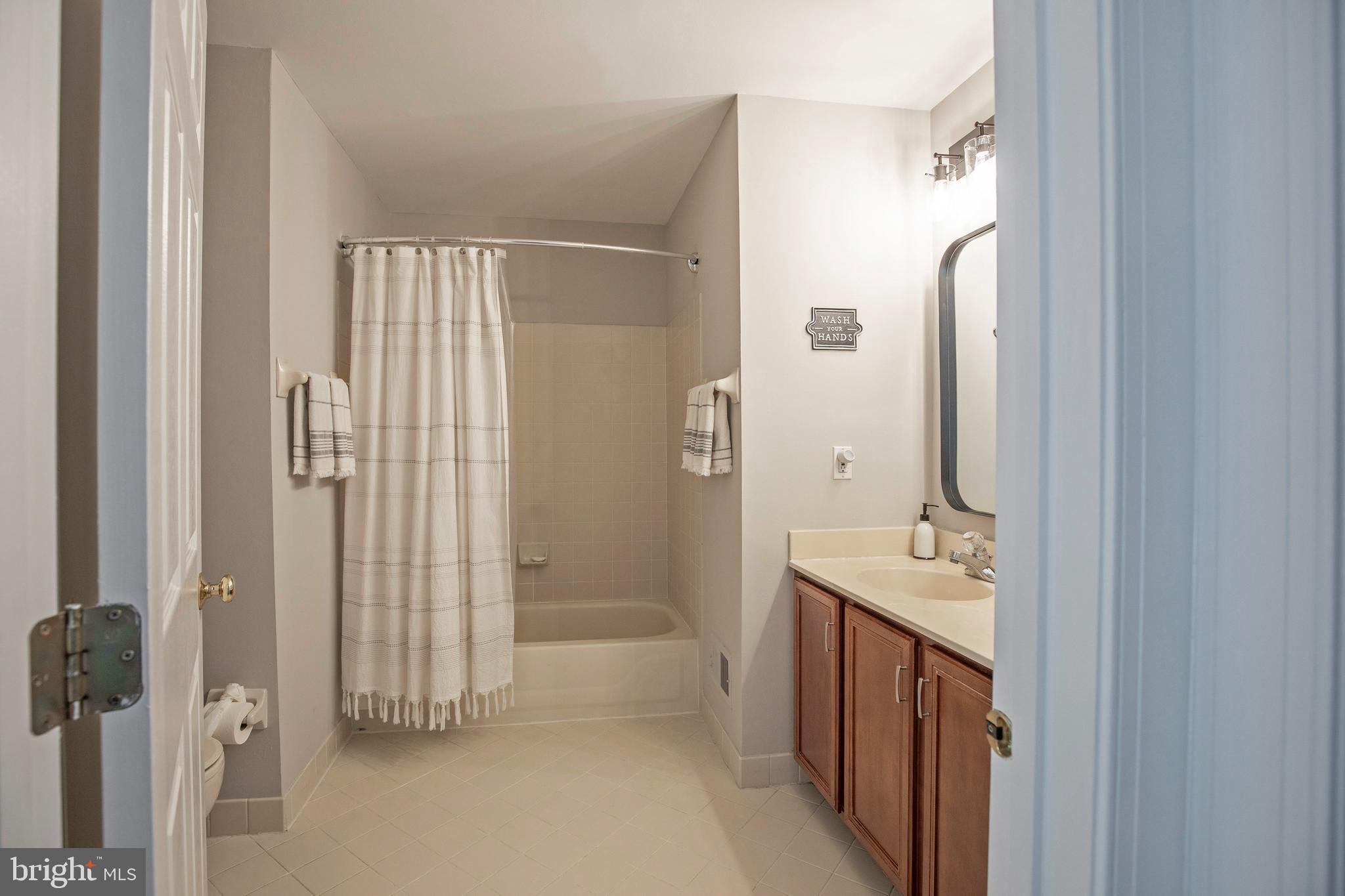 OAKS OF BUCKINGHAM - Residential