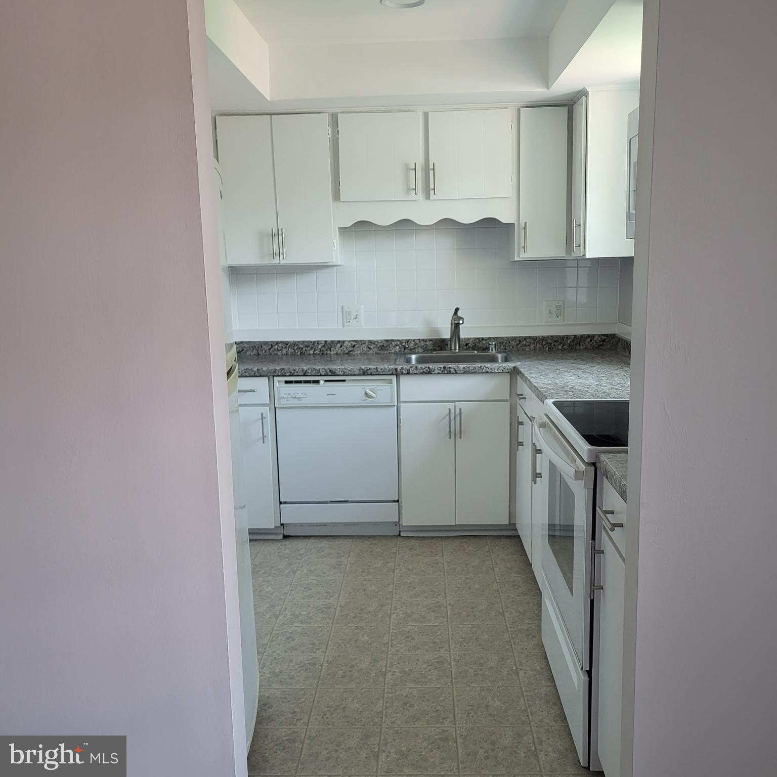 FAIRLINGTON VILLAGE - Residential Lease