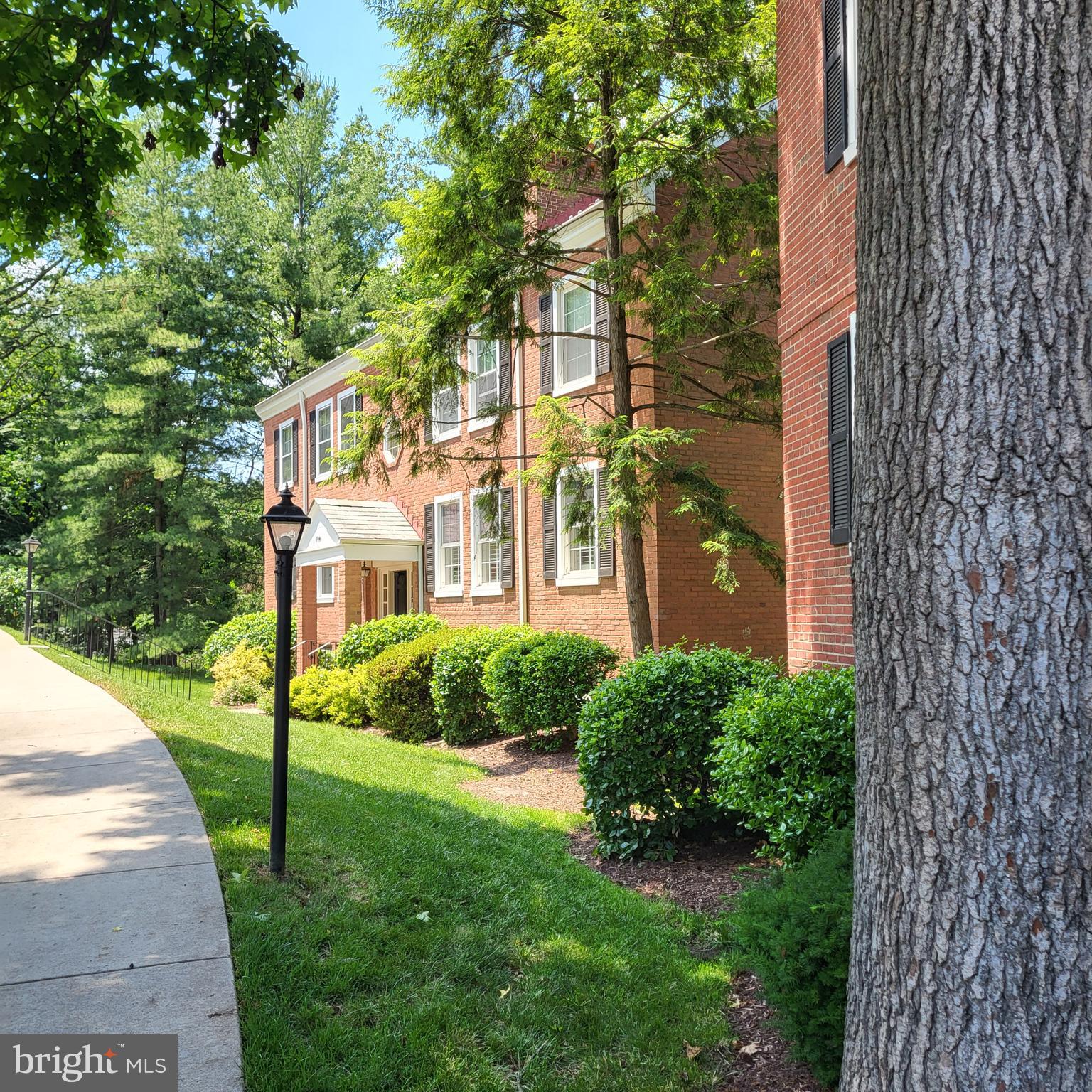 FAIRLINGTON VILLAGE - Residential Lease