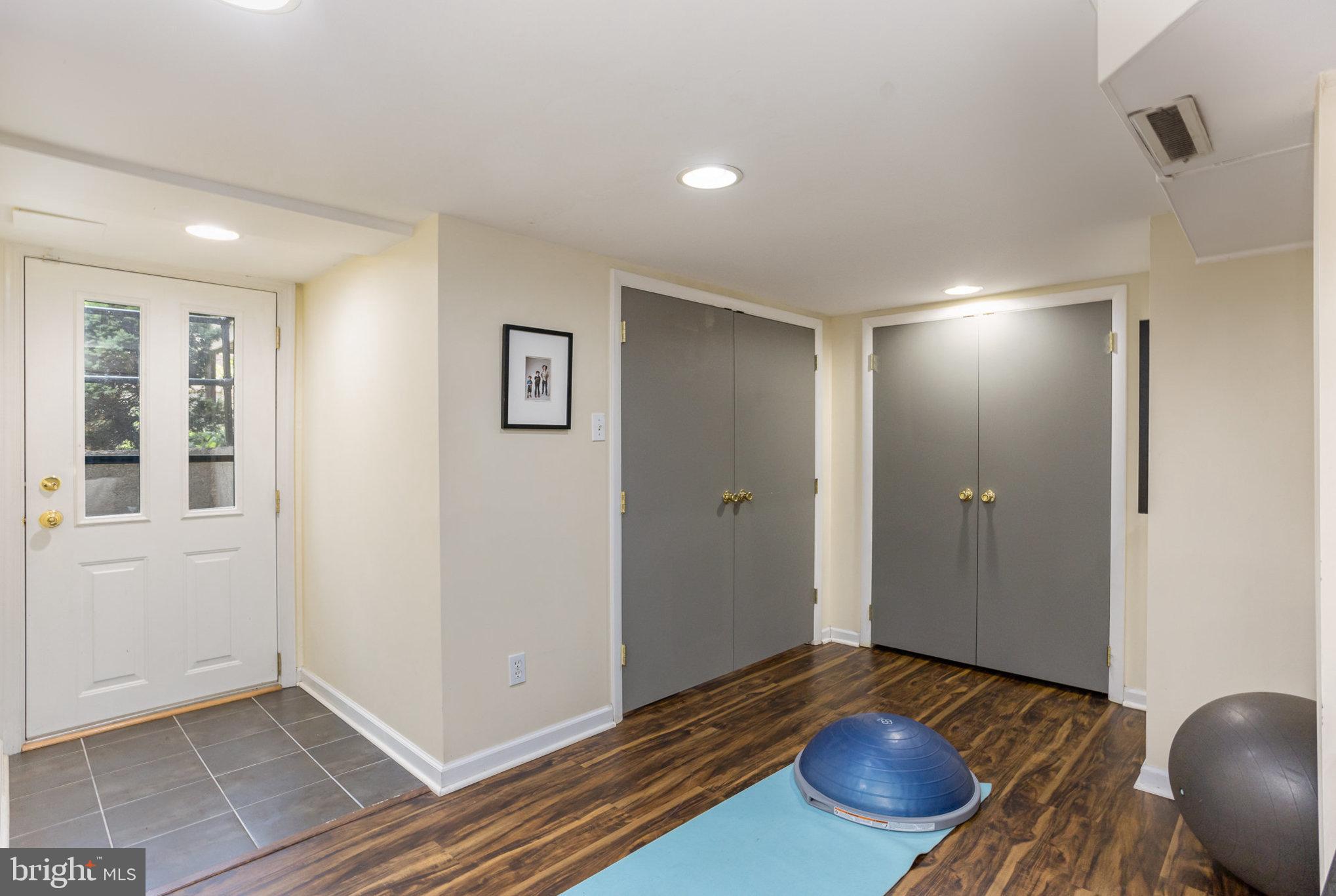 ROLAND PARK - Residential