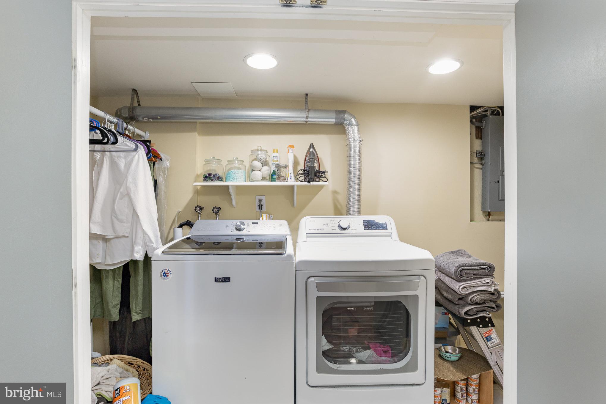 ROLAND PARK - Residential