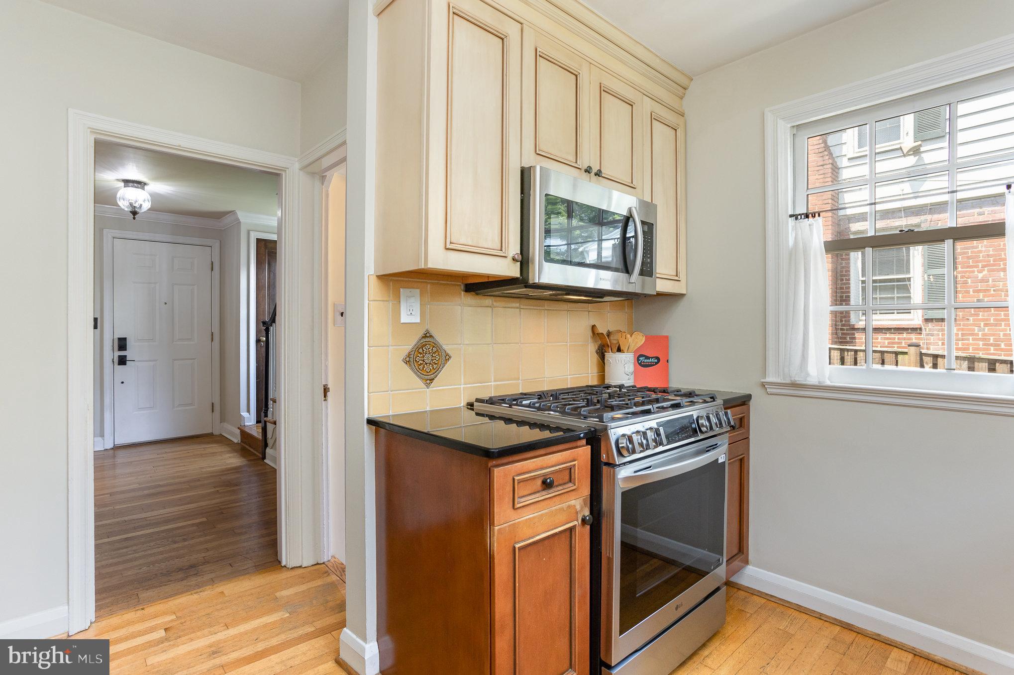 ROLAND PARK - Residential