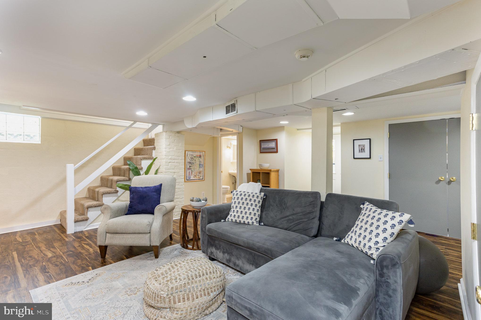 ROLAND PARK - Residential