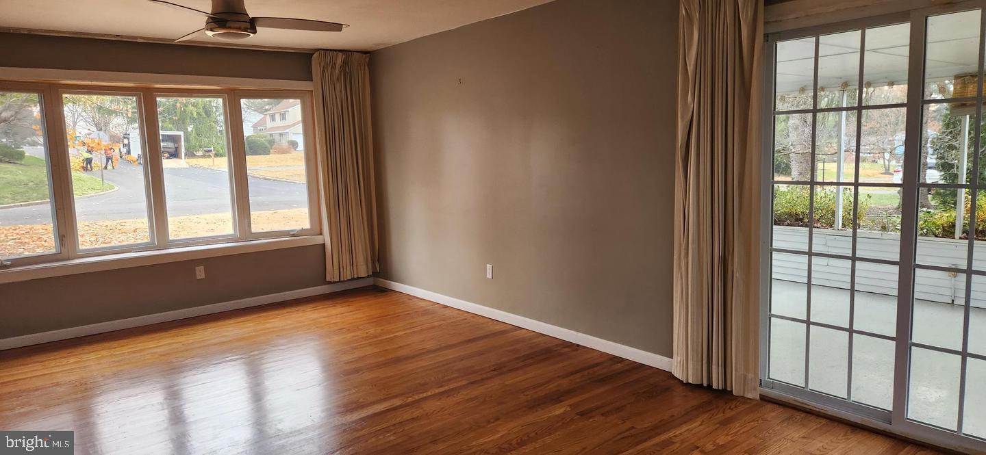 25 LOWER HILLTOP ROAD