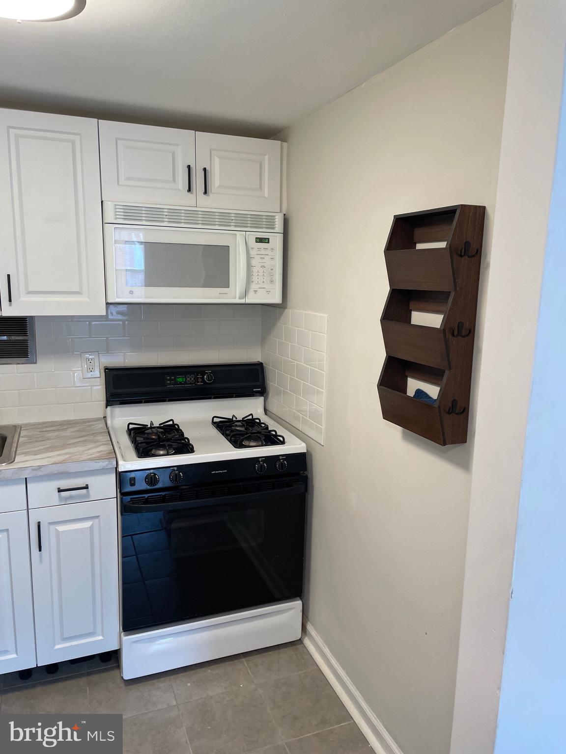 BRIGHTON VIL - Residential Lease