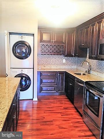 WATERGATE AT LANDMARK - Residential Lease