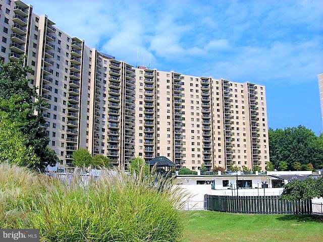 WATERGATE AT LANDMARK - Residential Lease
