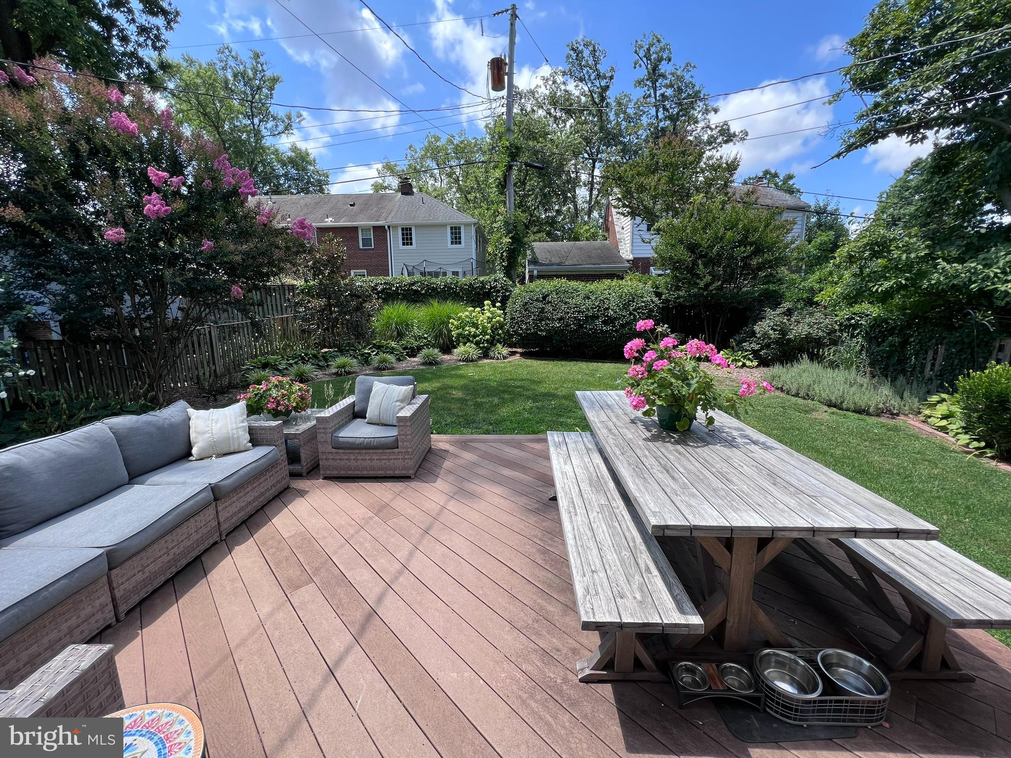 DYES OAKCREST - Residential