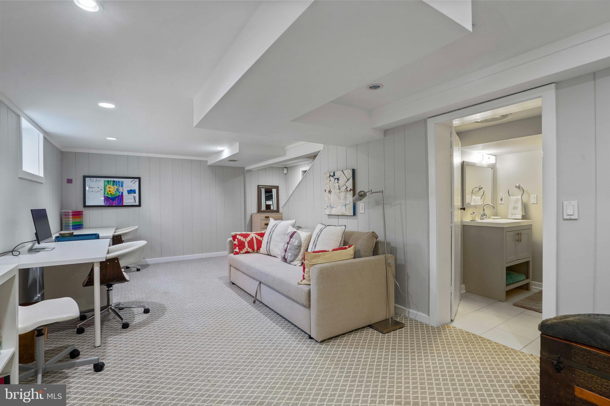 DYES OAKCREST - Residential