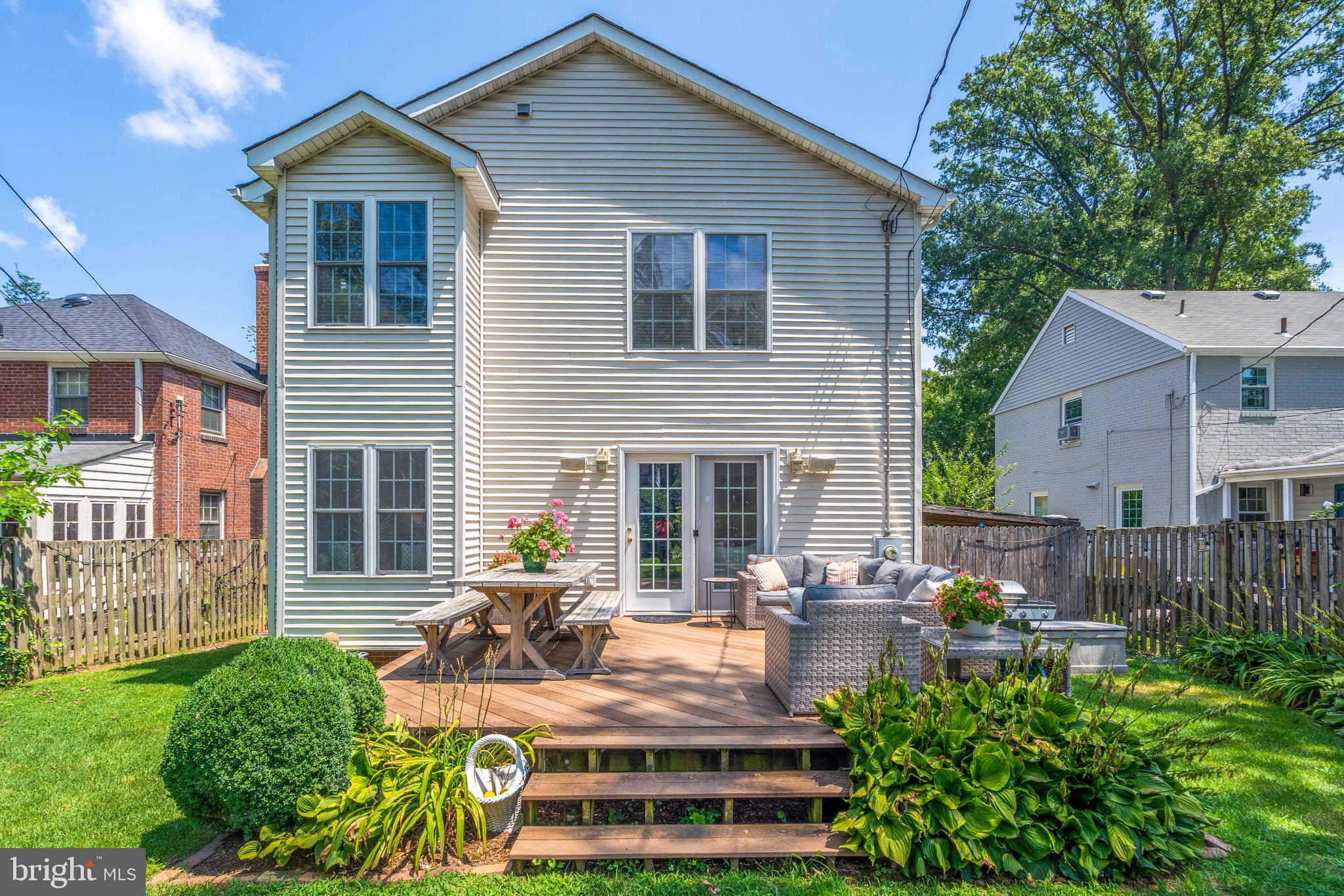 DYES OAKCREST - Residential