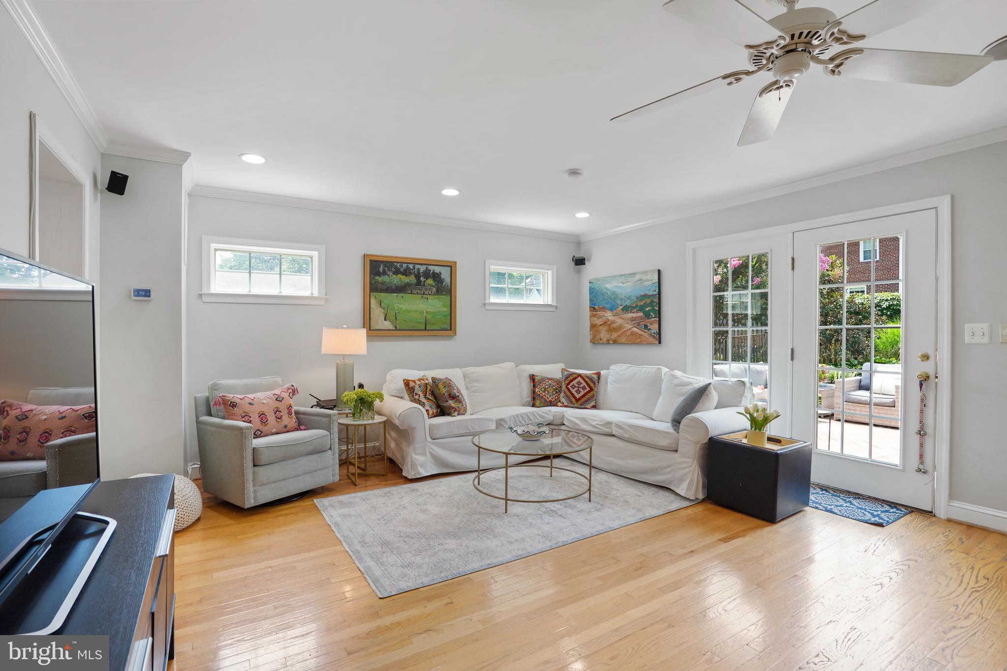 DYES OAKCREST - Residential