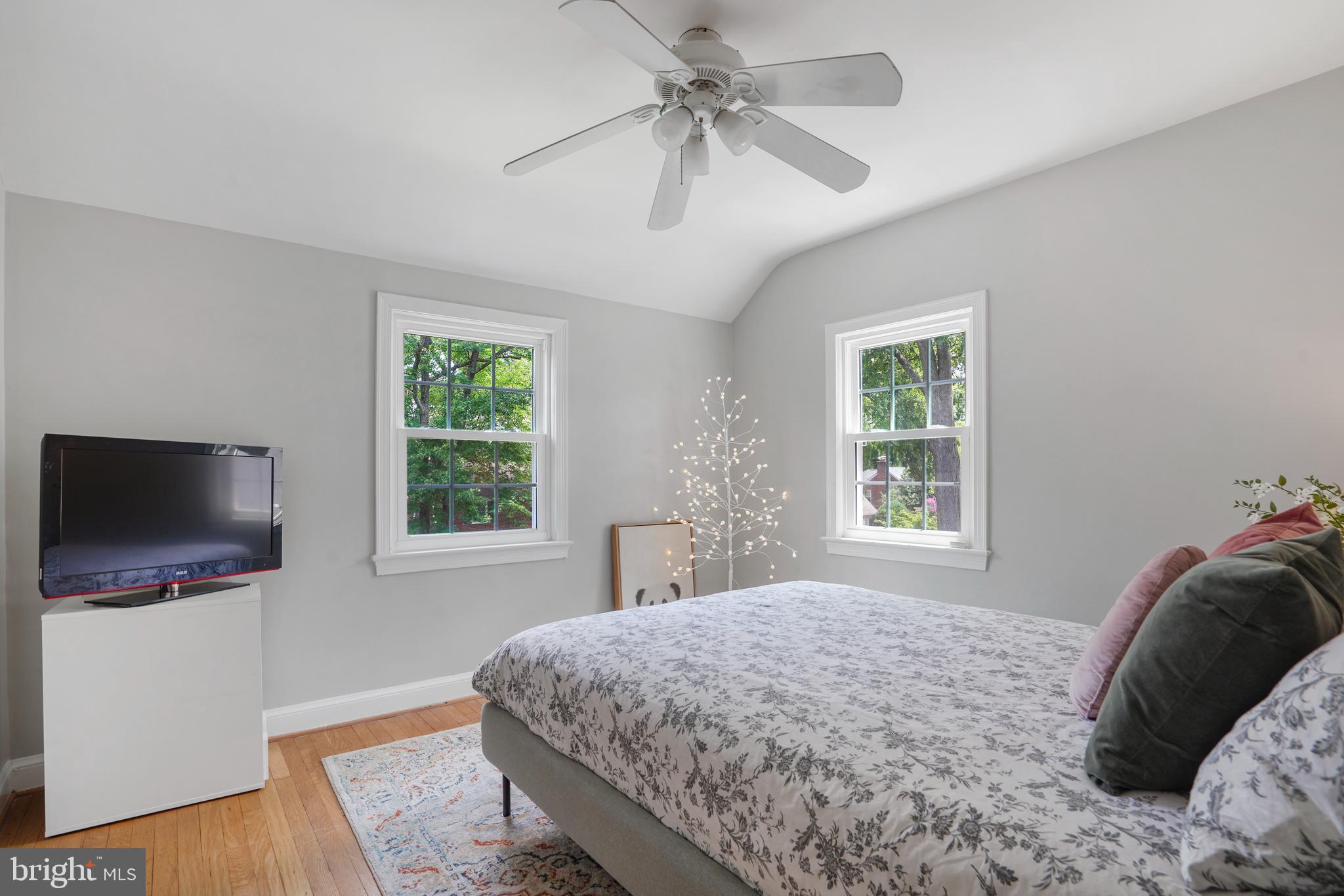 DYES OAKCREST - Residential