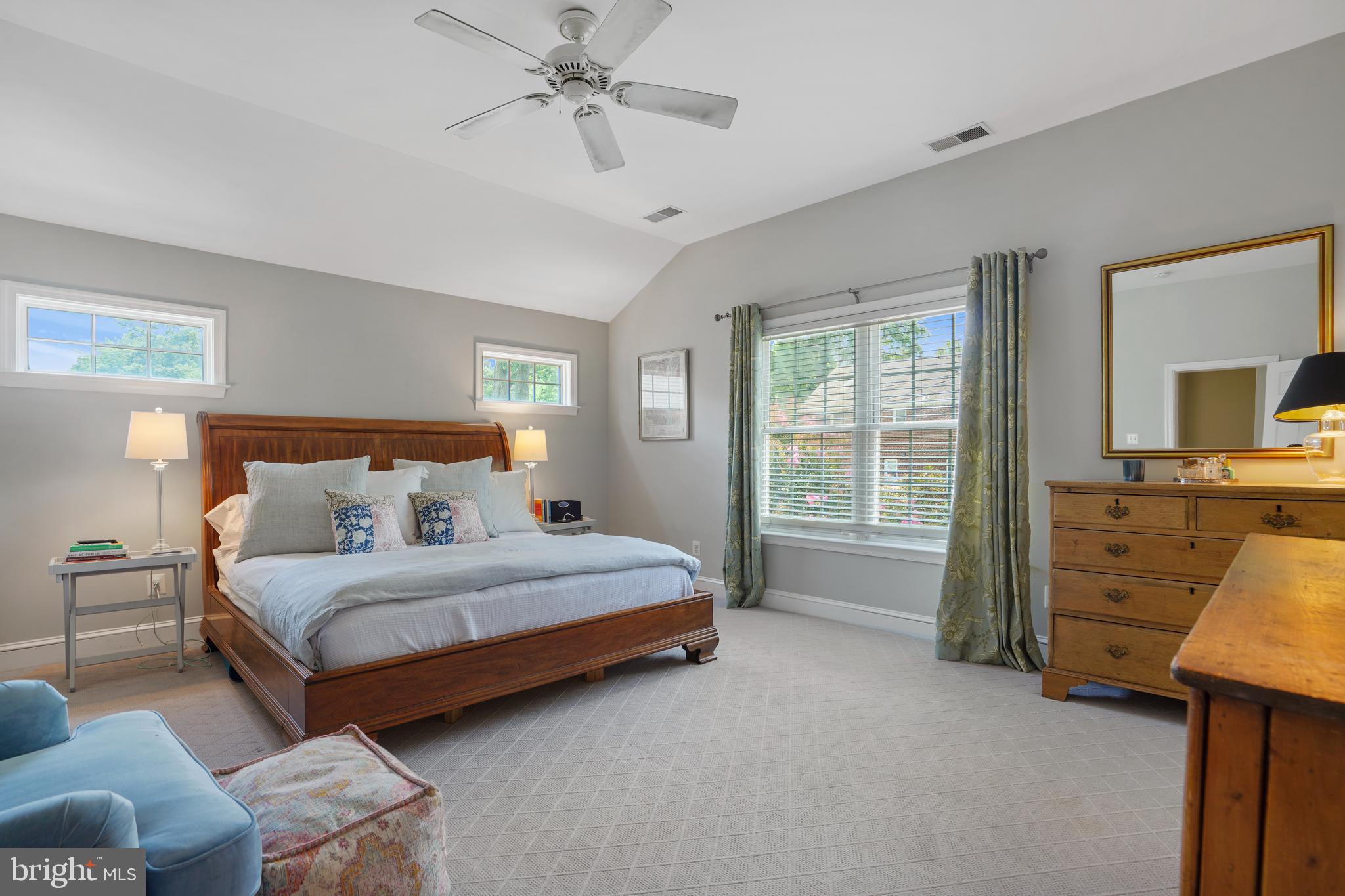 DYES OAKCREST - Residential