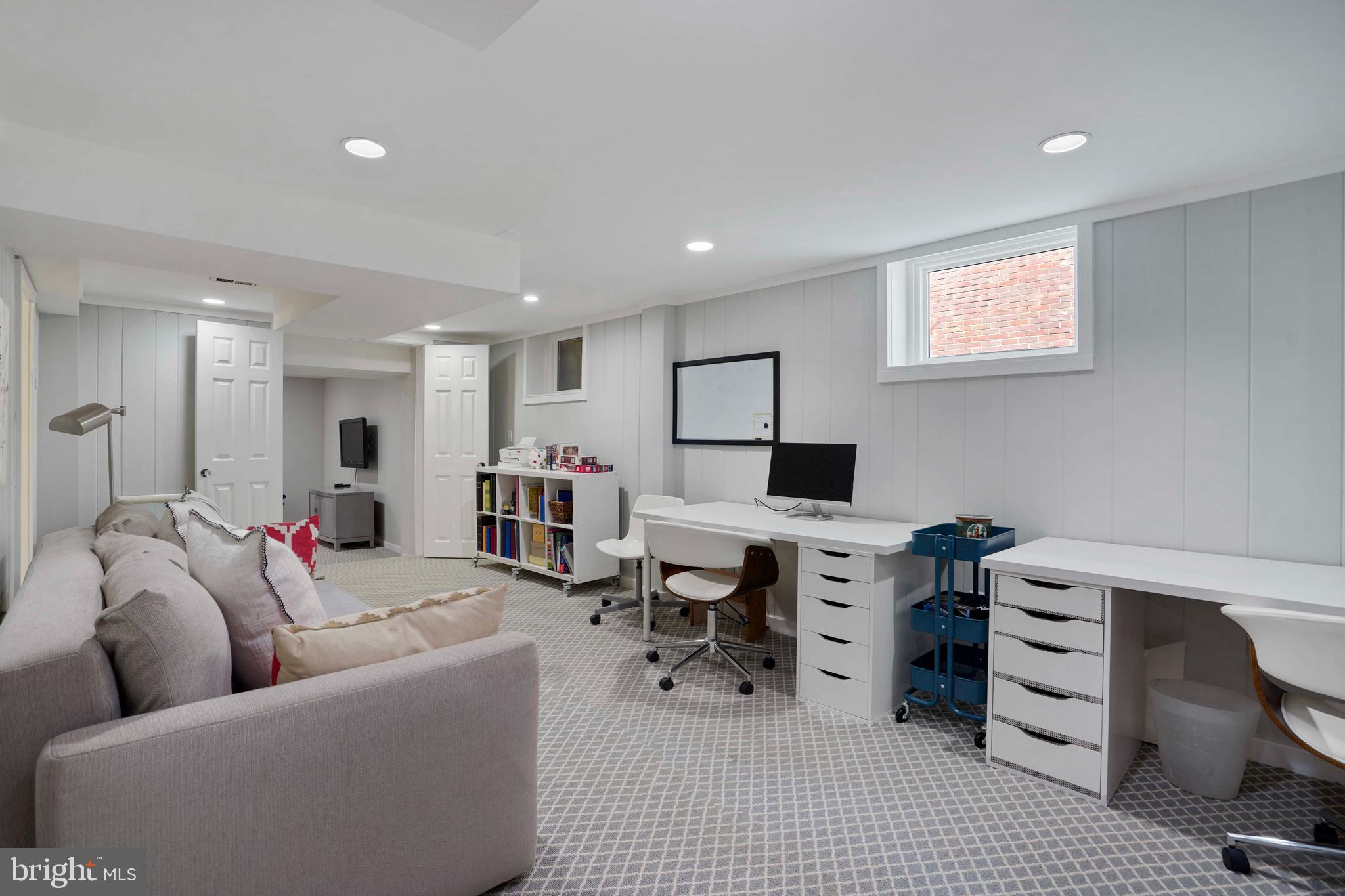 DYES OAKCREST - Residential