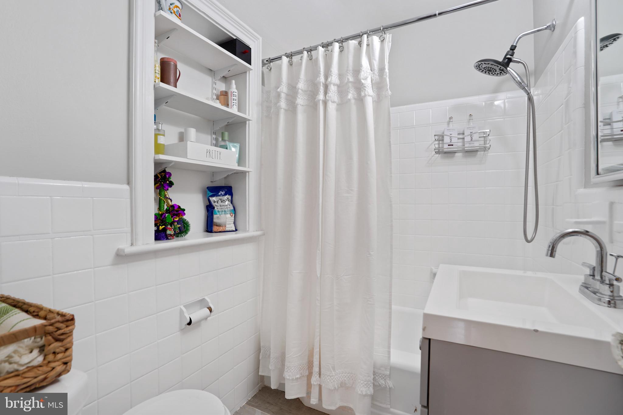 DYES OAKCREST - Residential