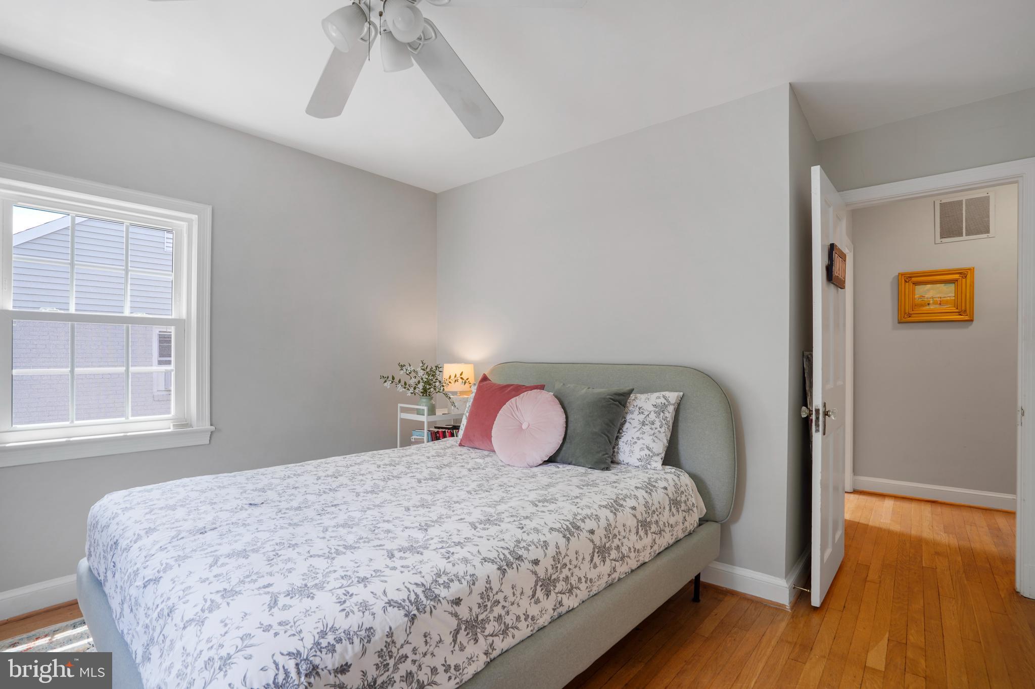 DYES OAKCREST - Residential