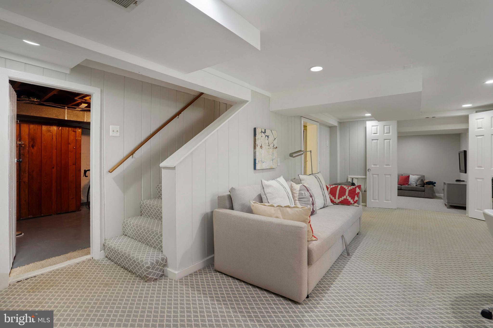 DYES OAKCREST - Residential