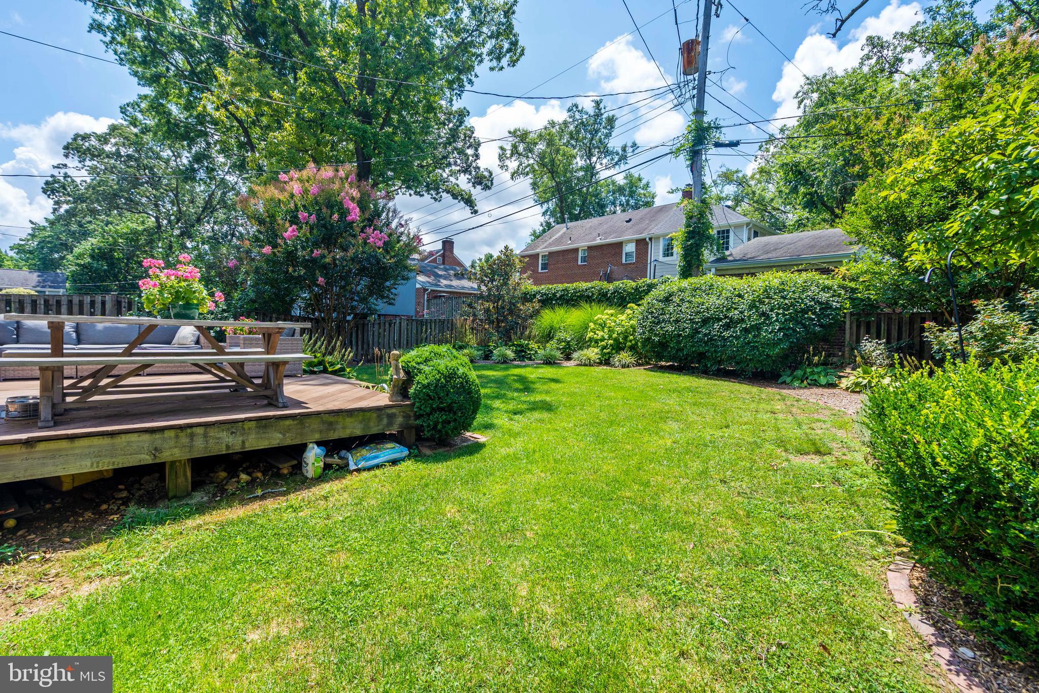 DYES OAKCREST - Residential