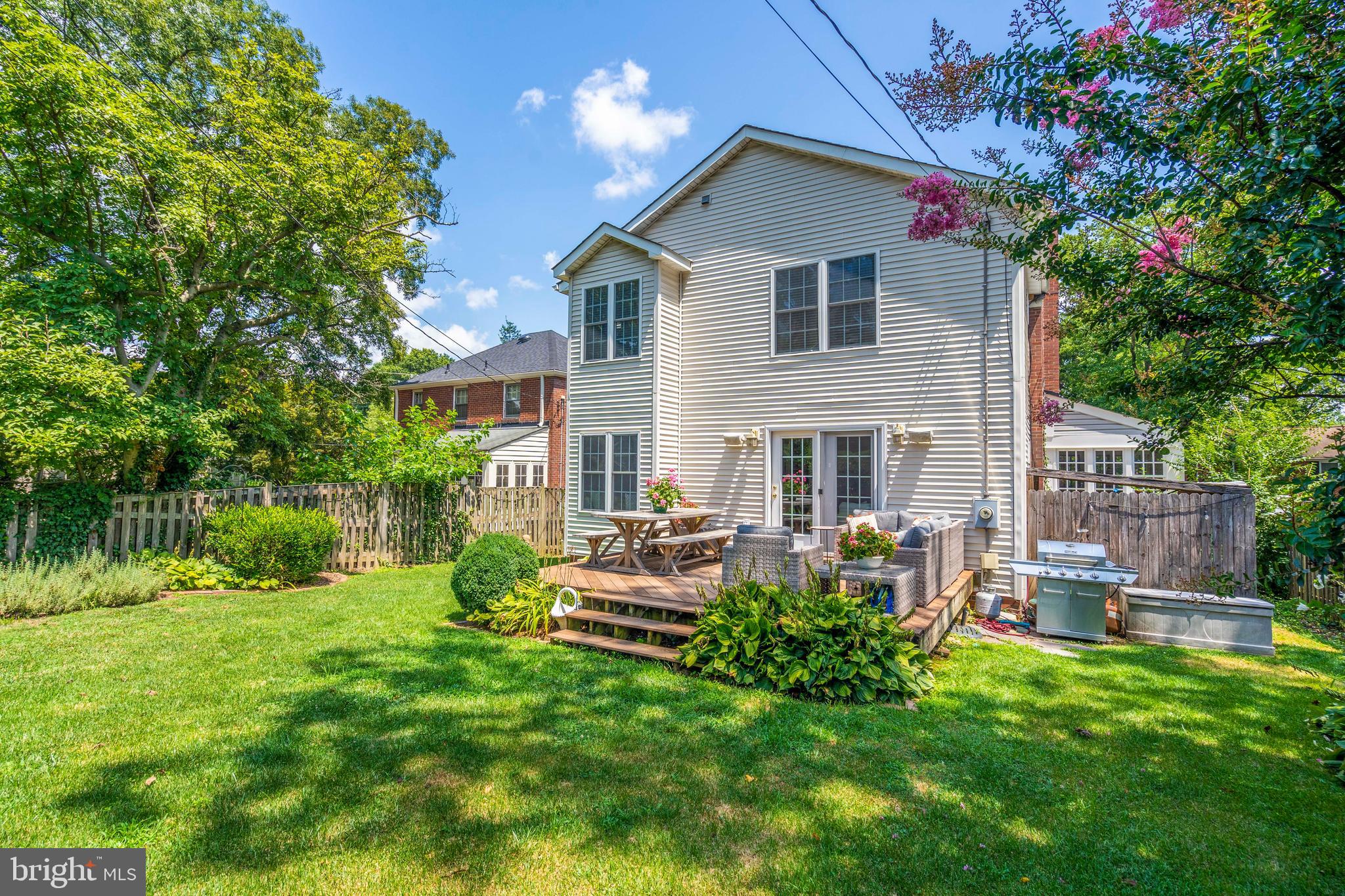 DYES OAKCREST - Residential