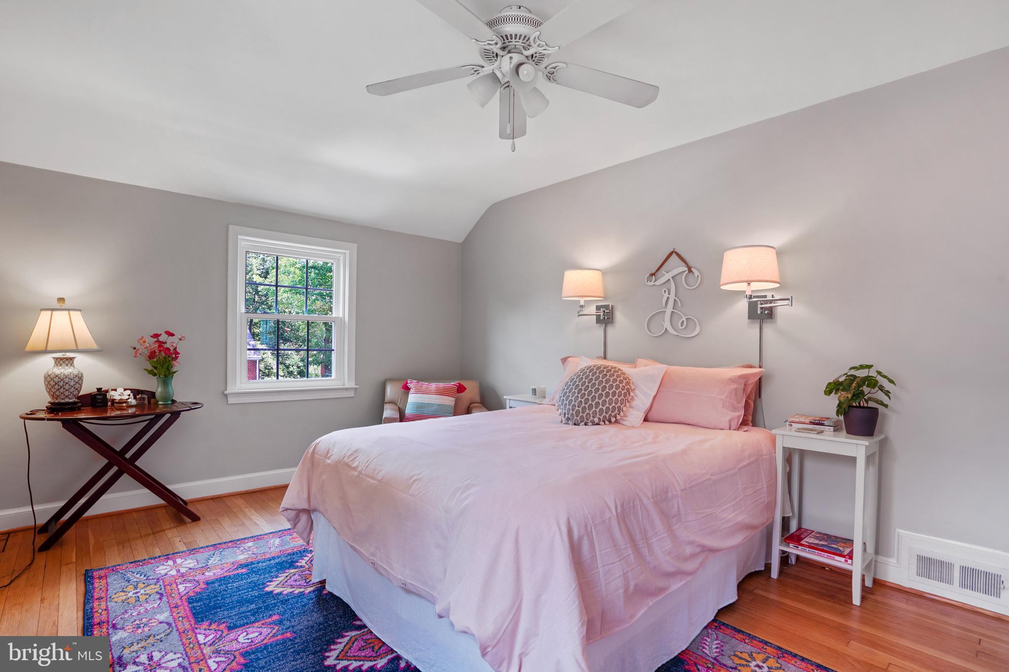 DYES OAKCREST - Residential