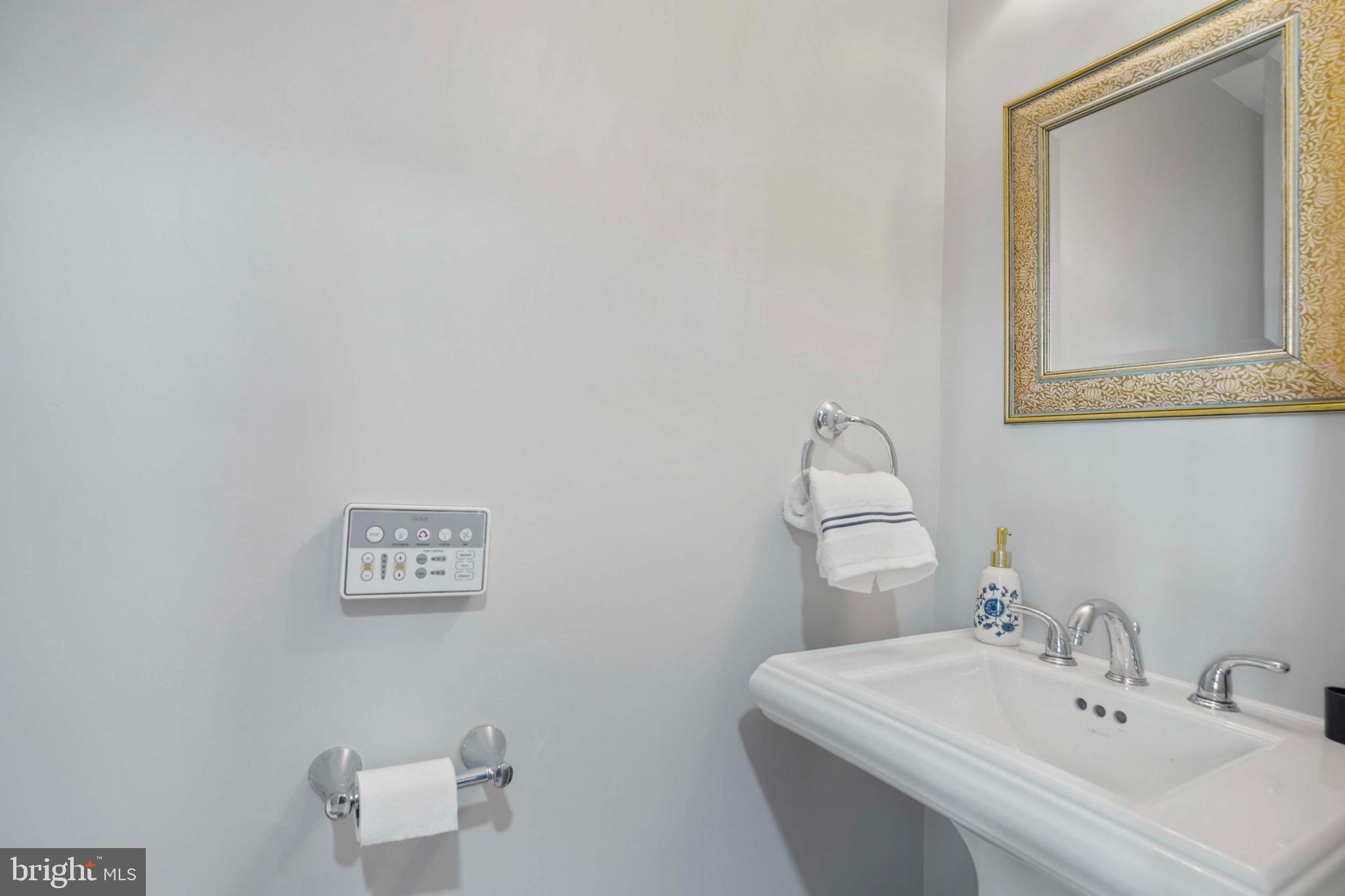 DYES OAKCREST - Residential